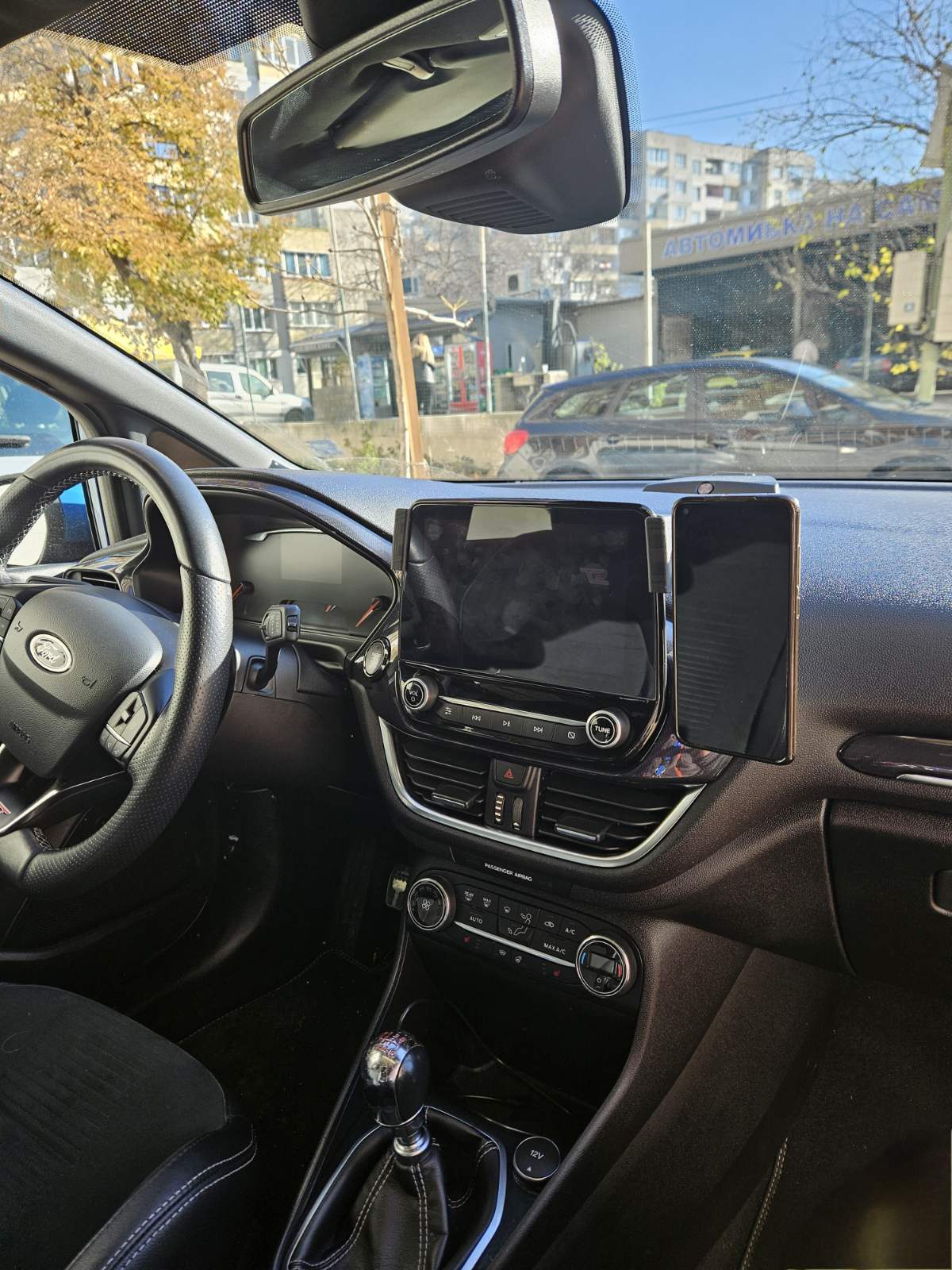 Ford display phone holder (for raised up 8" diplays)