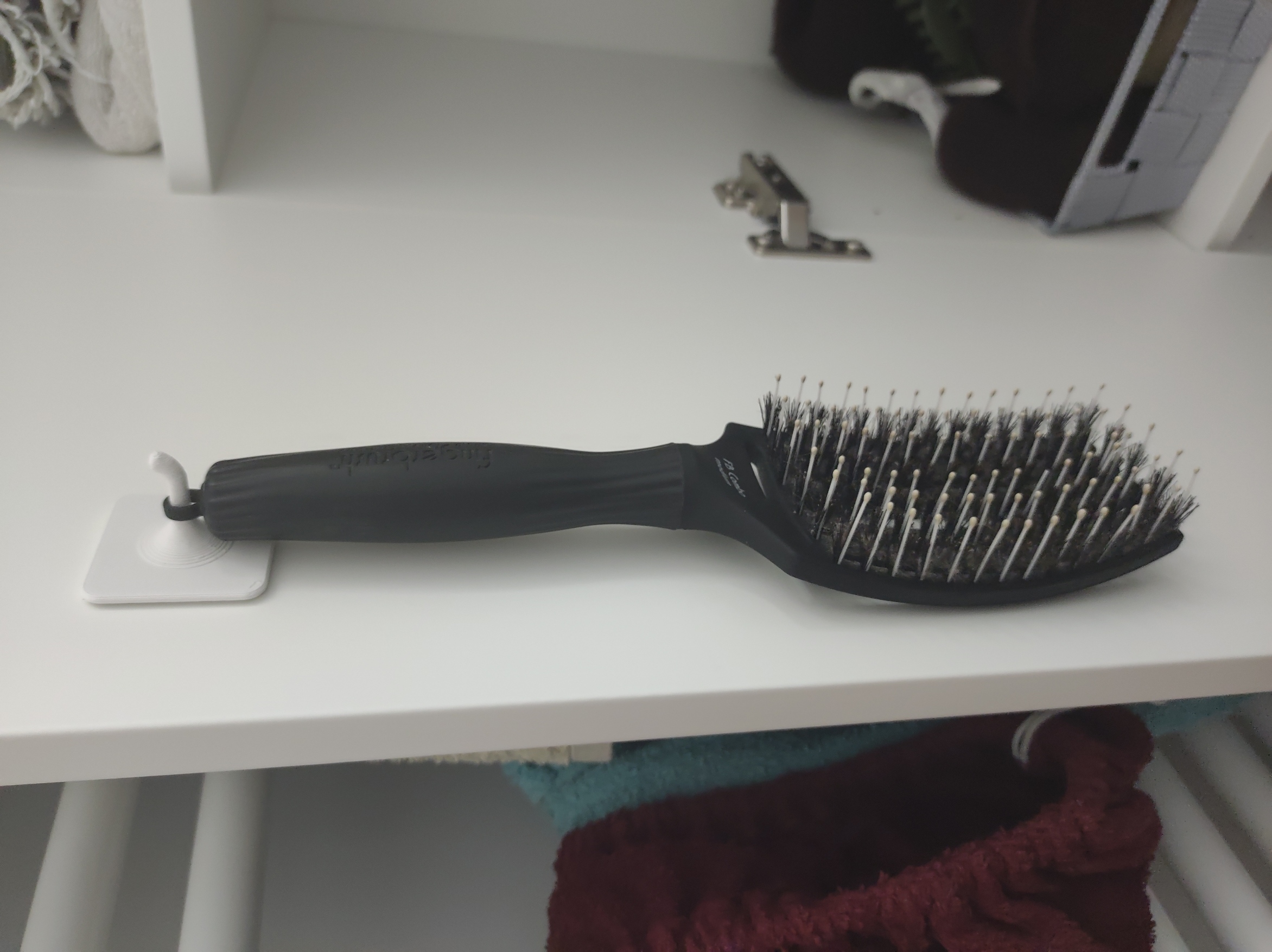 Hairbrush hanger