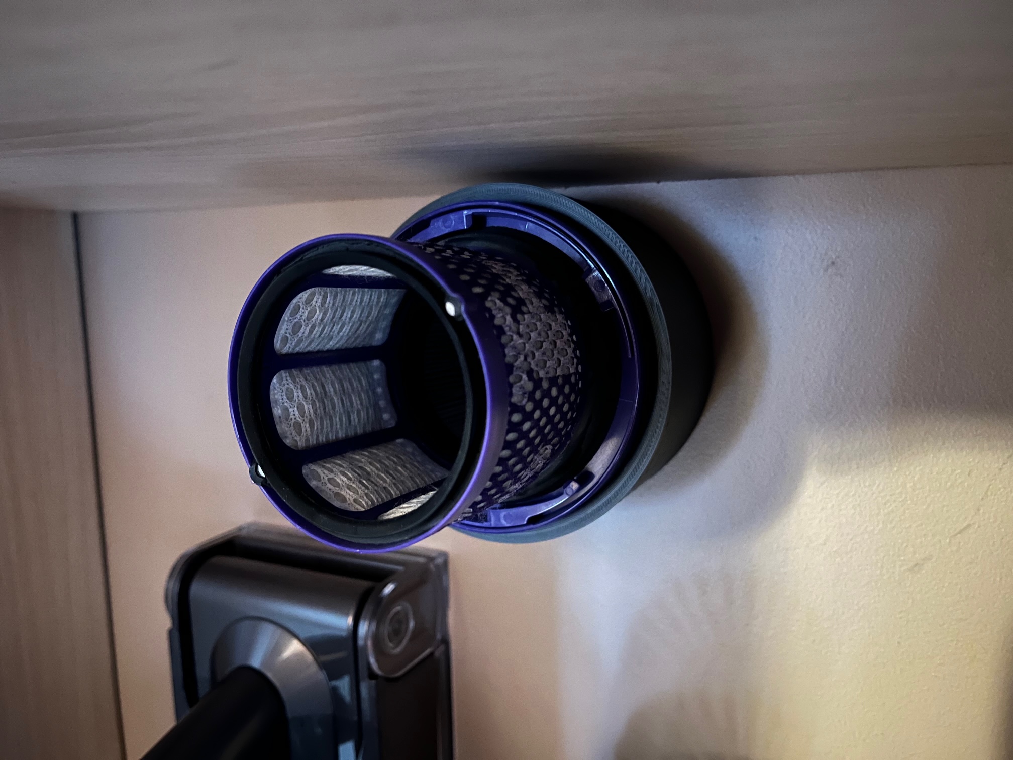 Dyson V10 Spare Filter Wall Mount