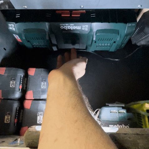 Metabo Dual Charger mounting clip (when upside down)