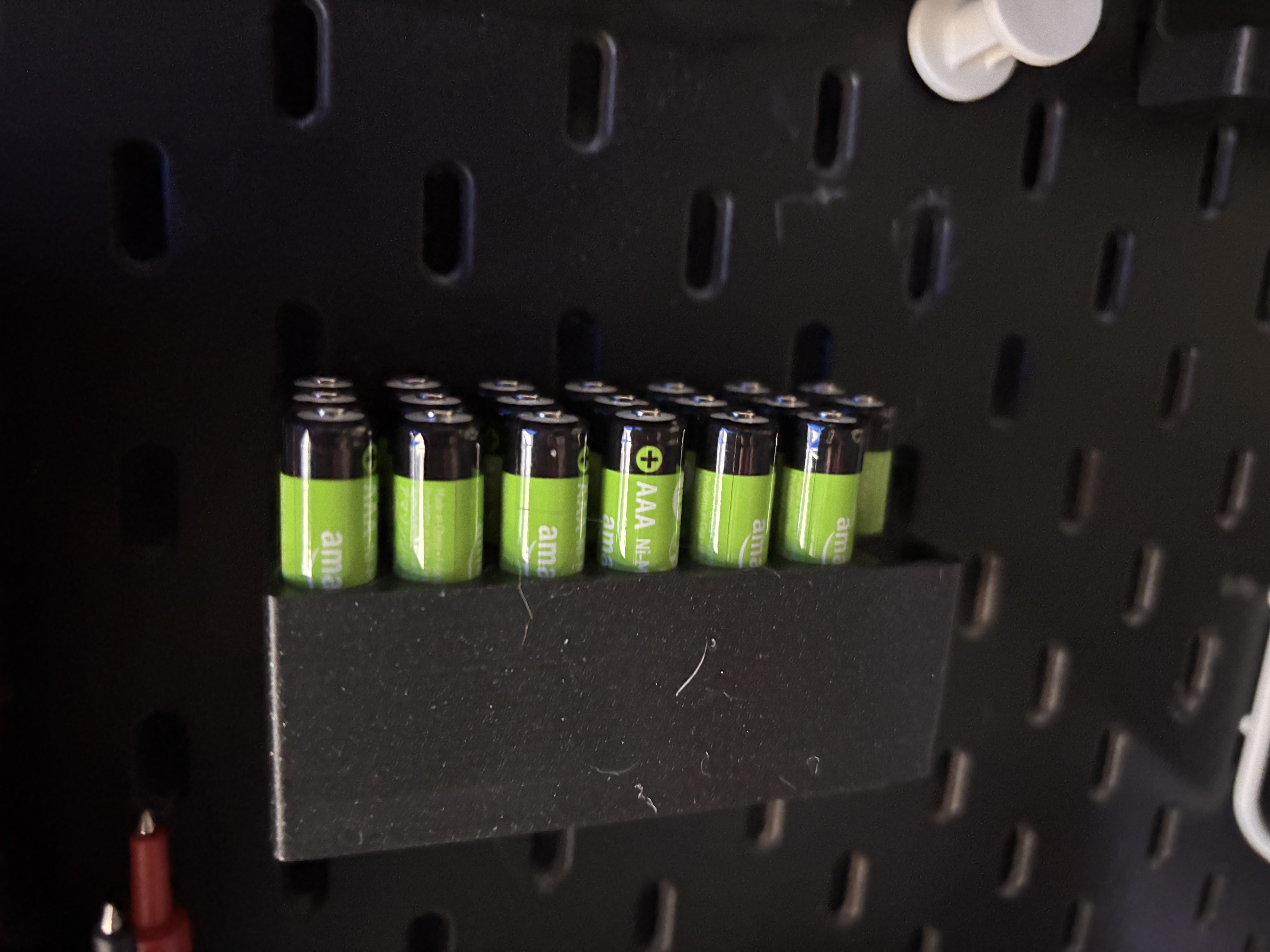 Skadis Battery Holder (AAA)