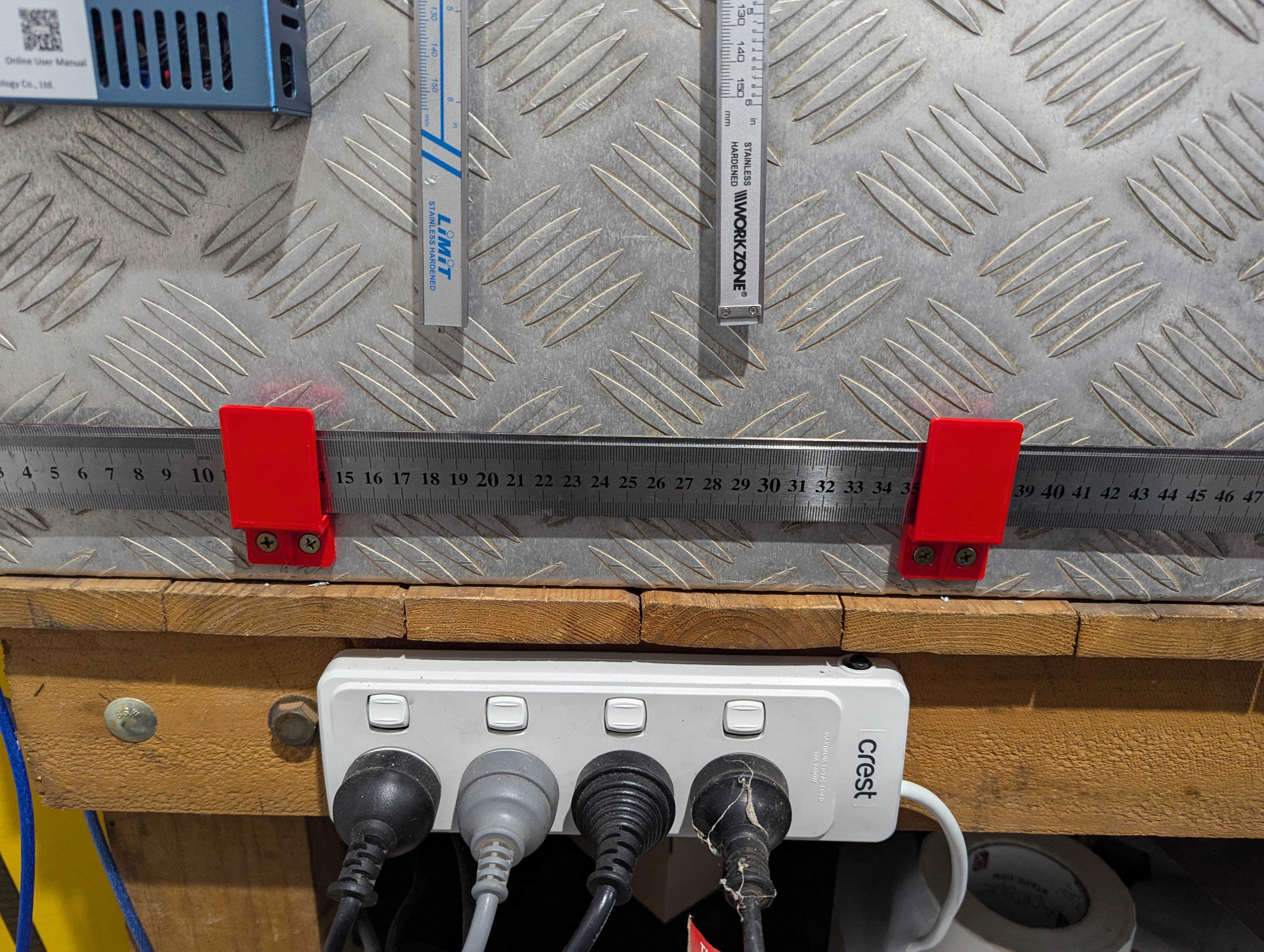 Miniatura 3 do modelo 3D Simple Ruler Holder