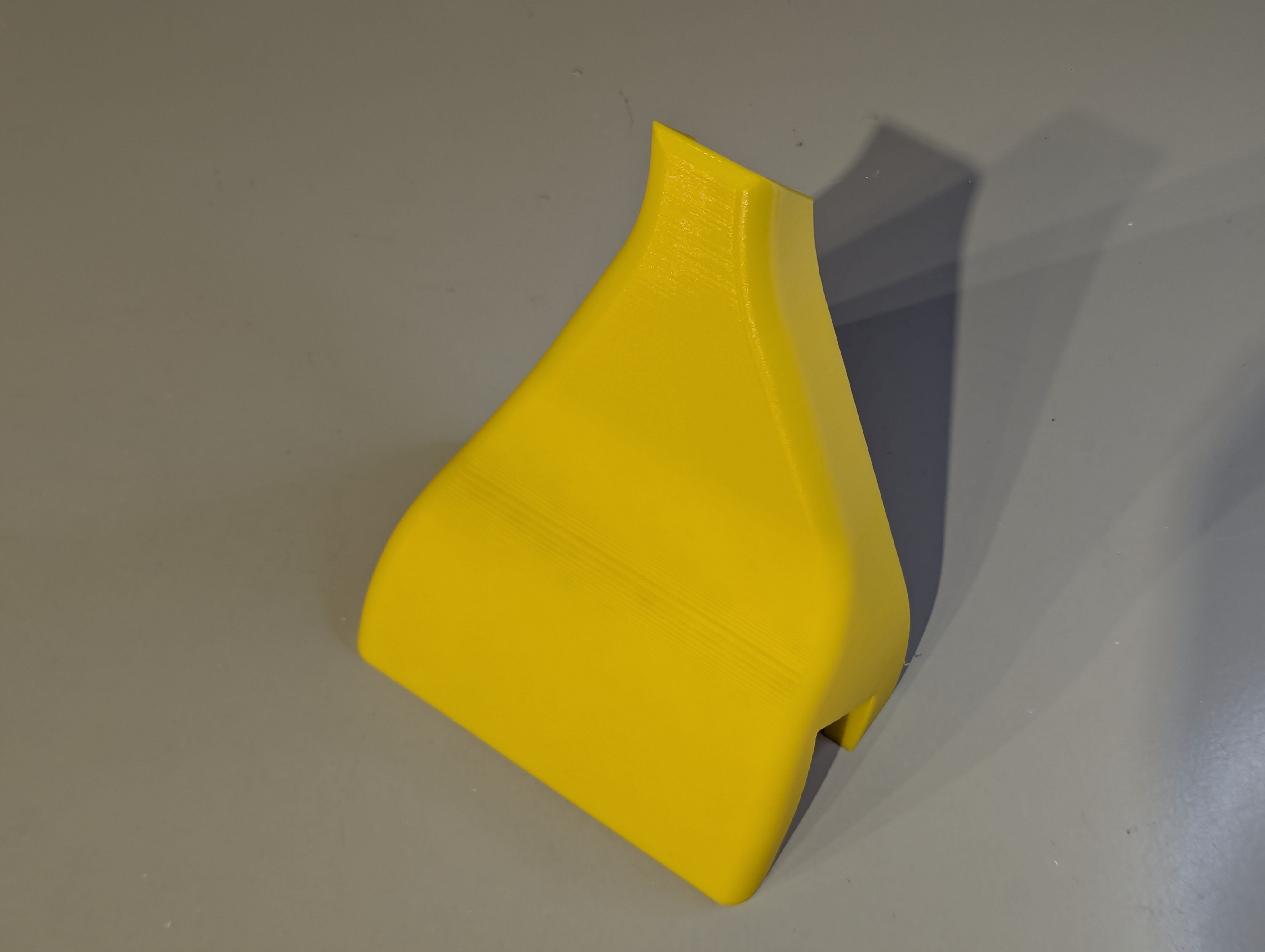 Miniatura 2 do modelo 3D Table Edge Bagging/Sorting Funnel