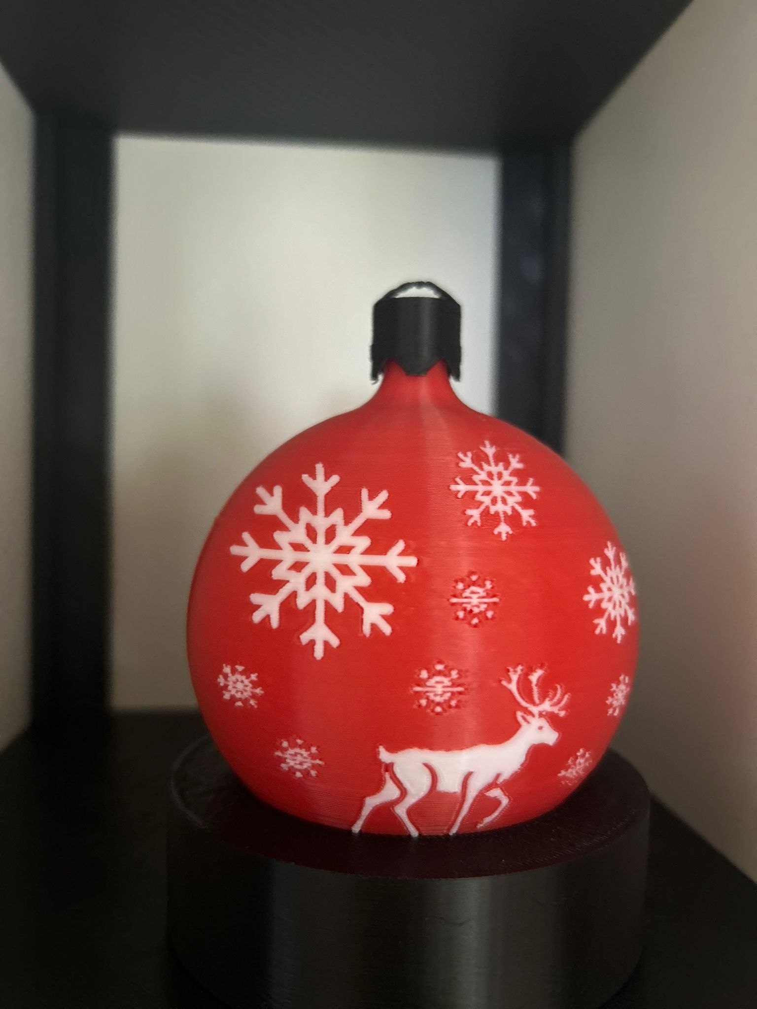 Lighted Christmas bauble