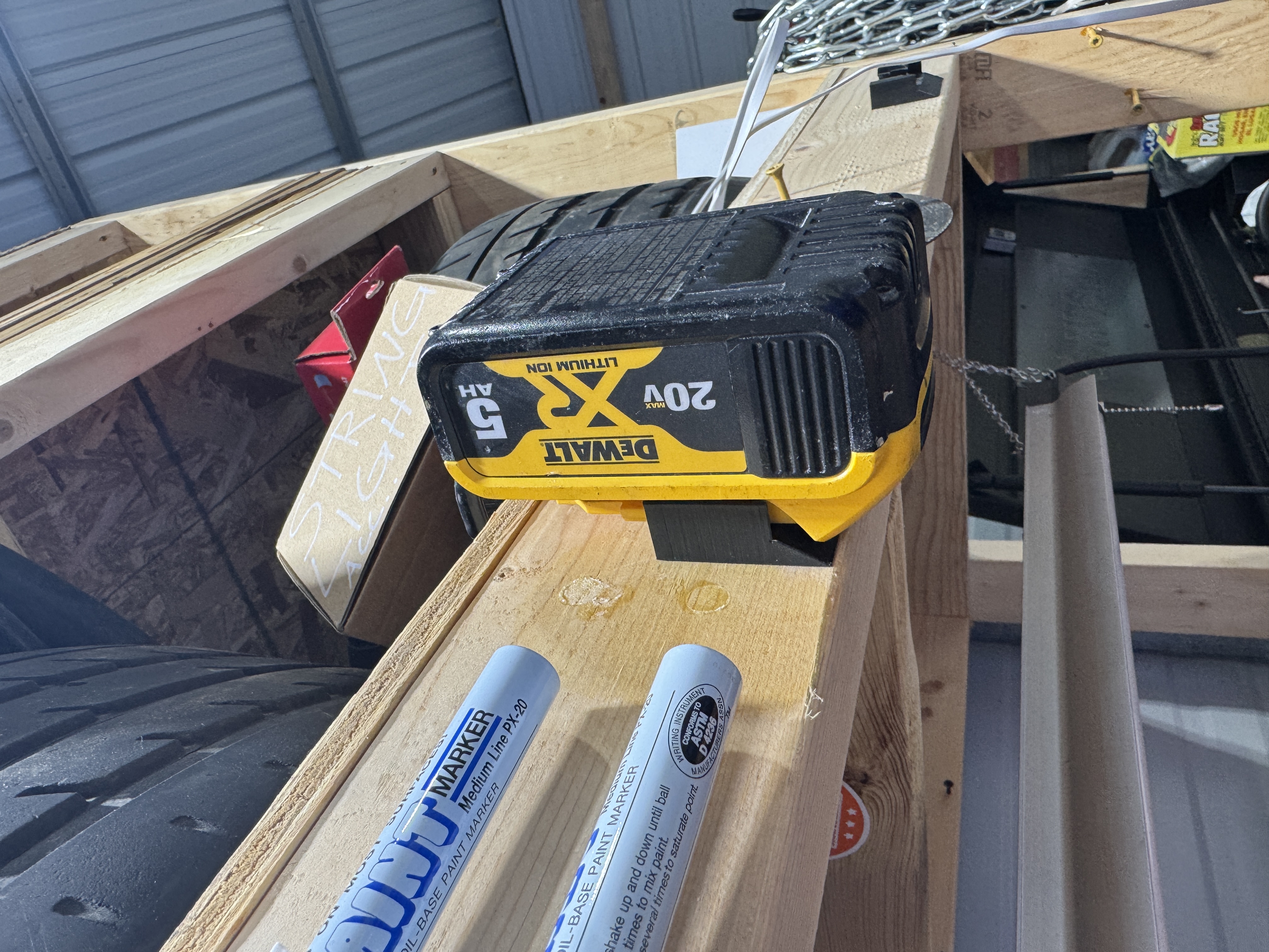 dewalt 20v battery holder