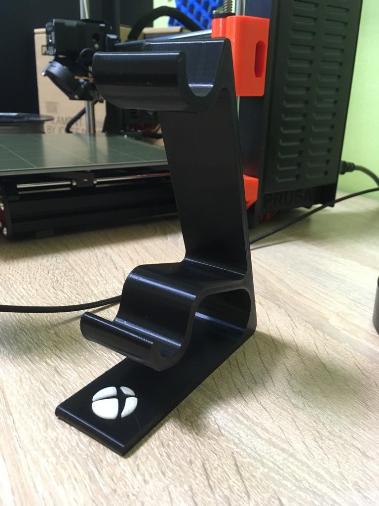 Miniatura 3 do modelo 3D Xbox One controllers stand