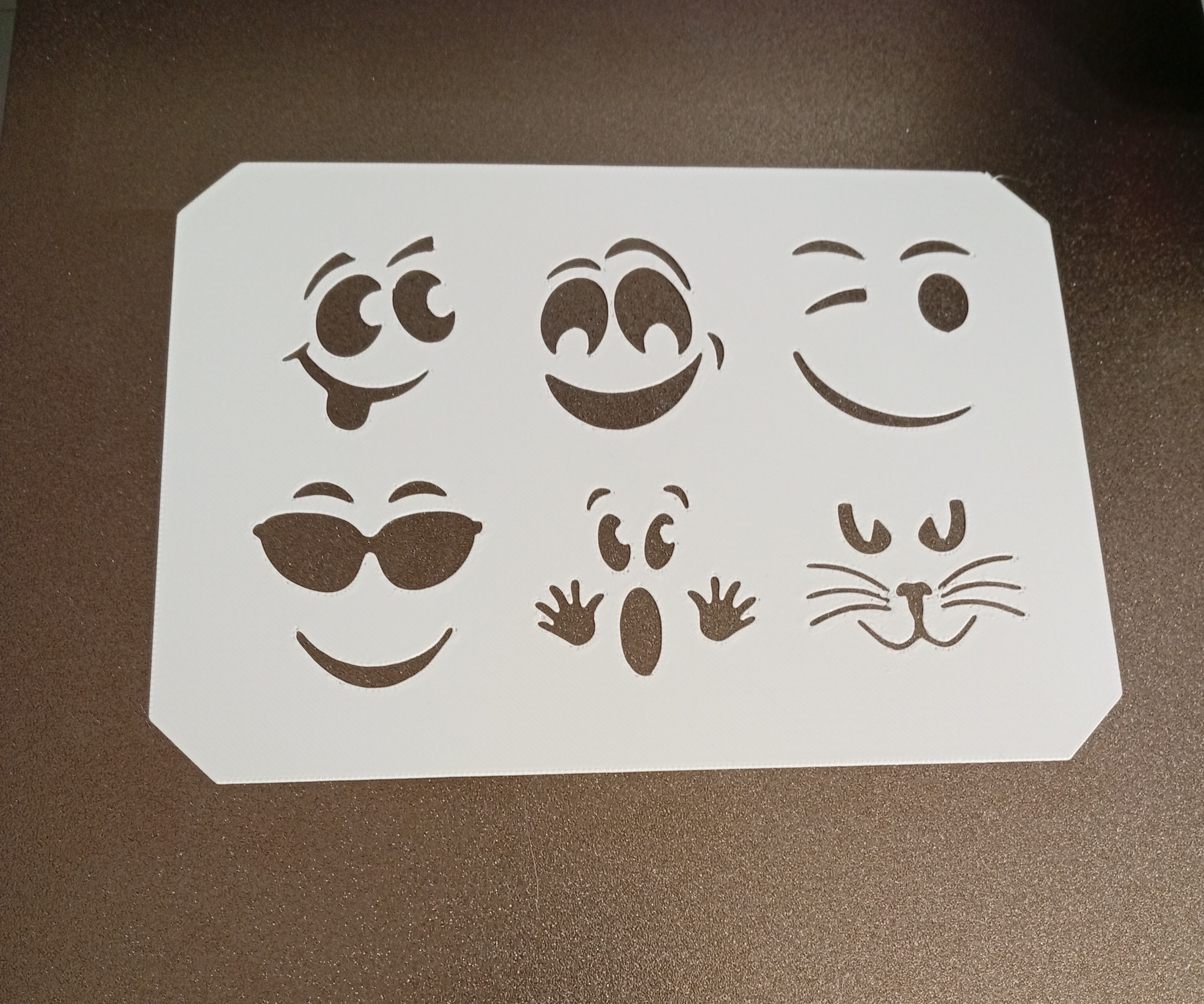 6x Funny Face Stencil template