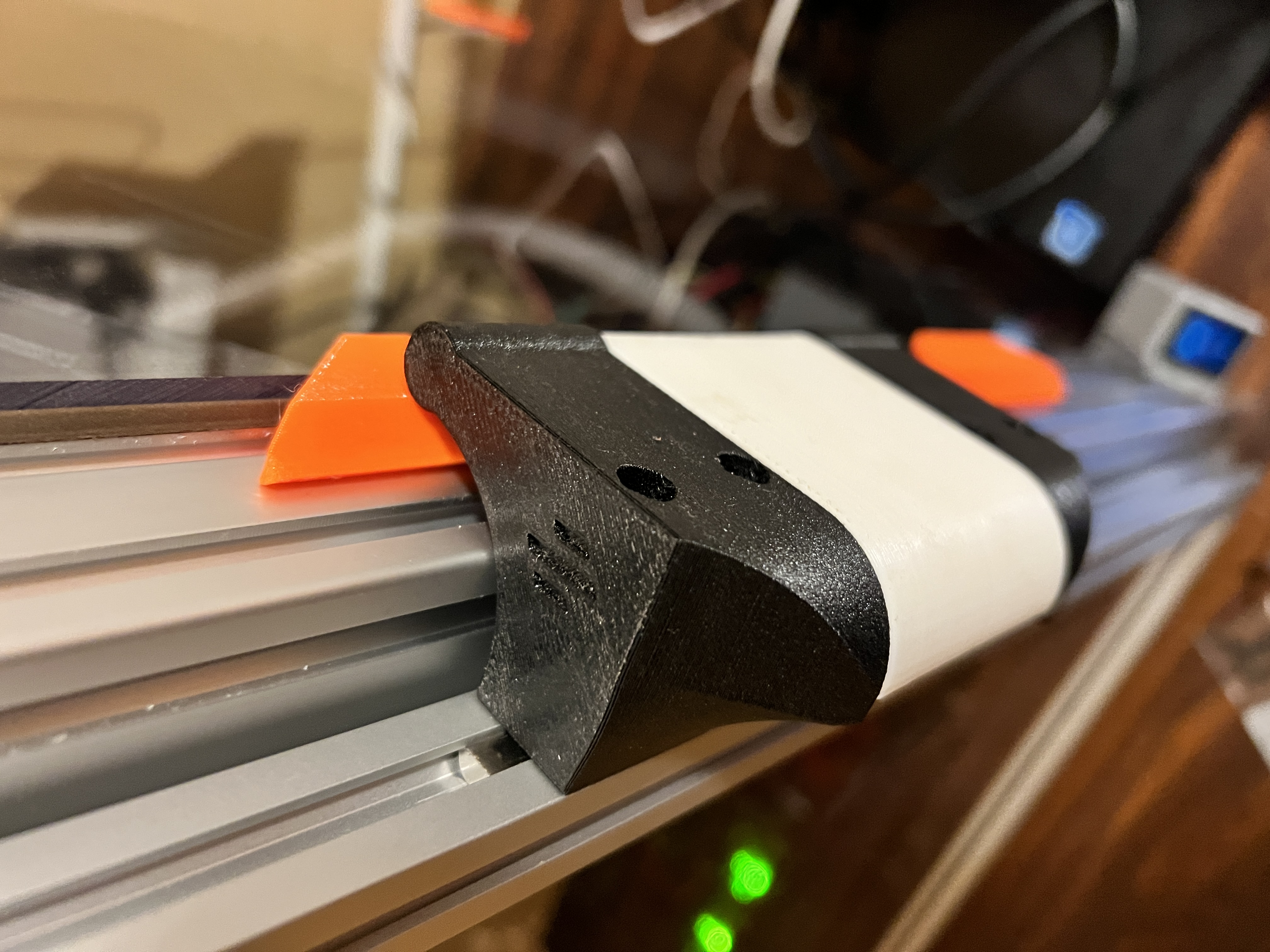 Clicky-clack fridge door for 2040/4040