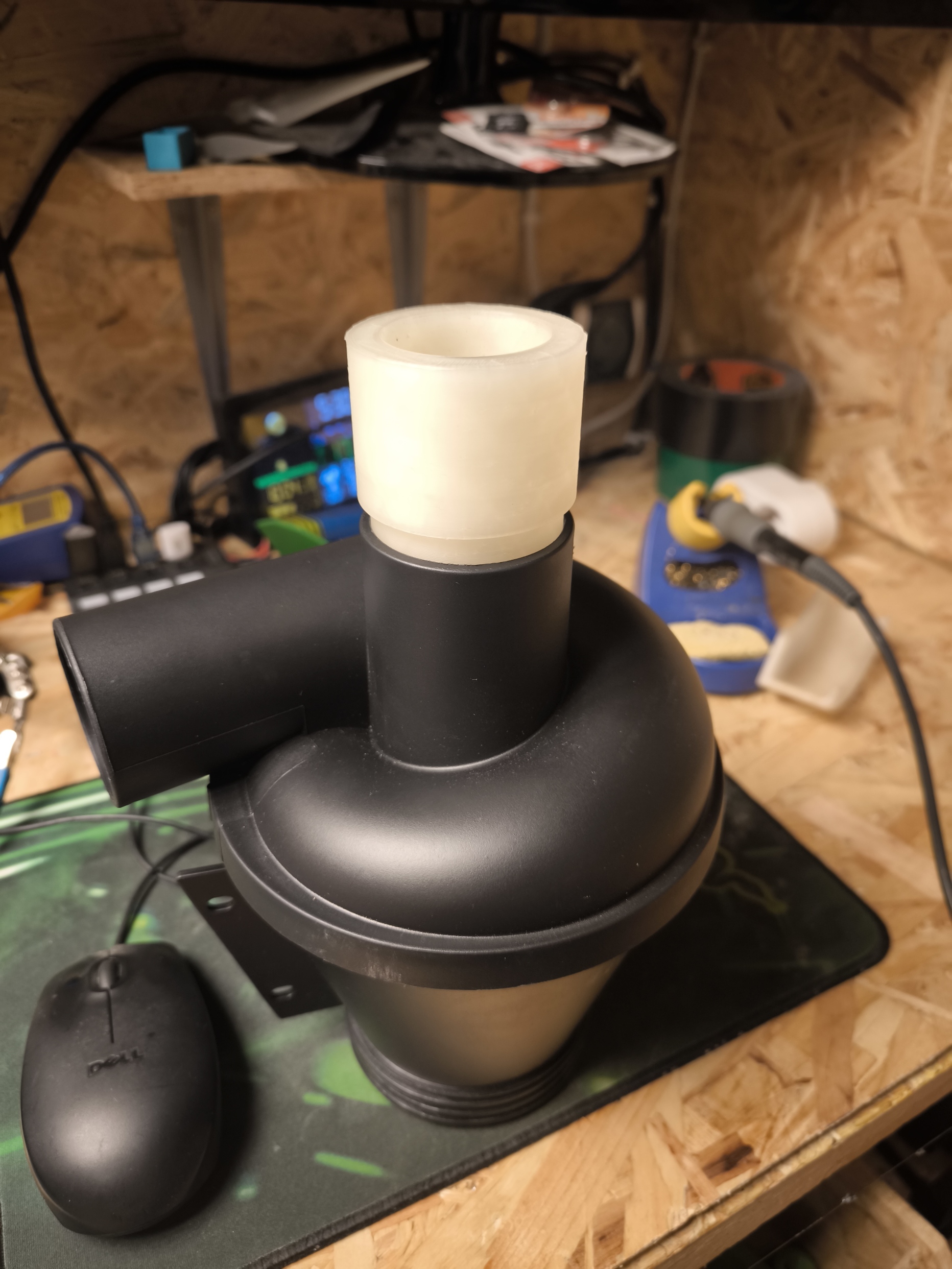 Vacum hose adaptor for Cyclone