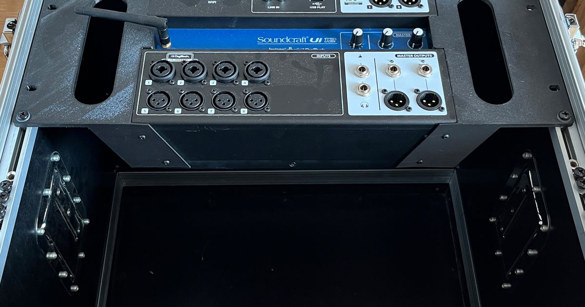 Soundcraft ui12 Rack Mount 4HE by paul_jkb | Download free STL model ...