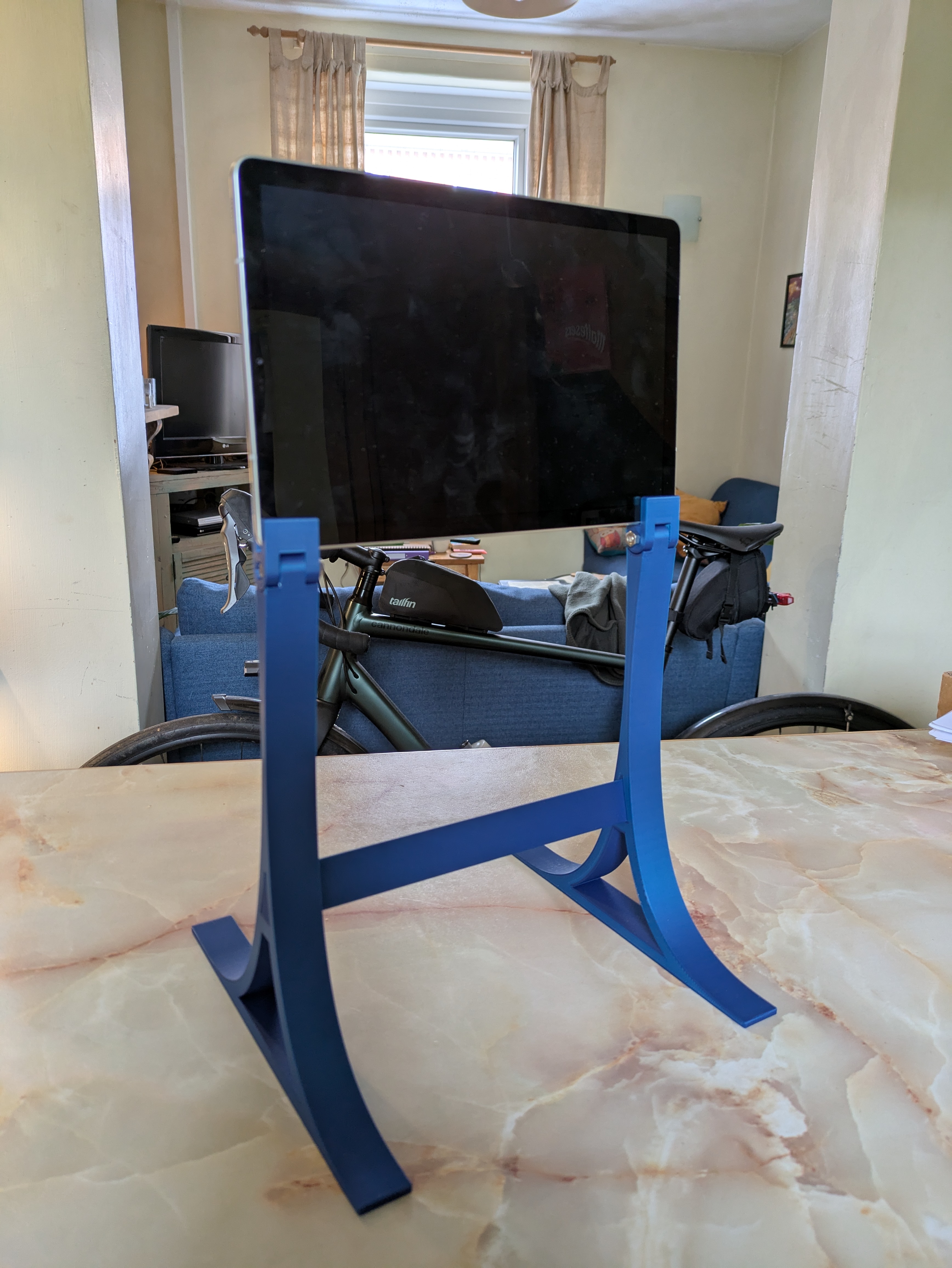 Tablet desk stand