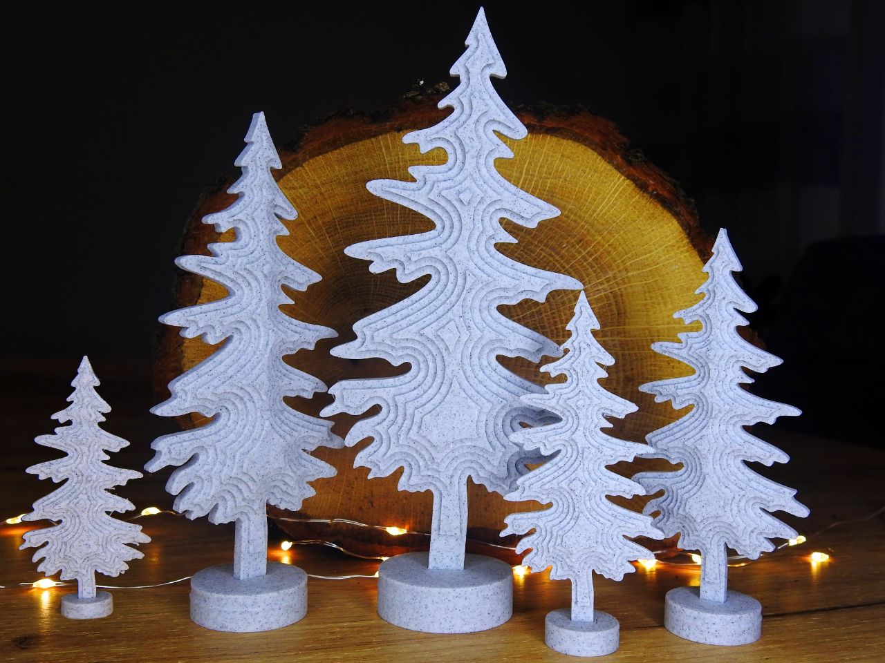 Sleepy deer with trees — miniatura 3