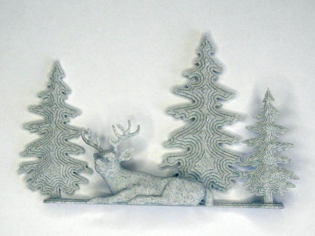 Sleepy deer with trees — miniatura 6