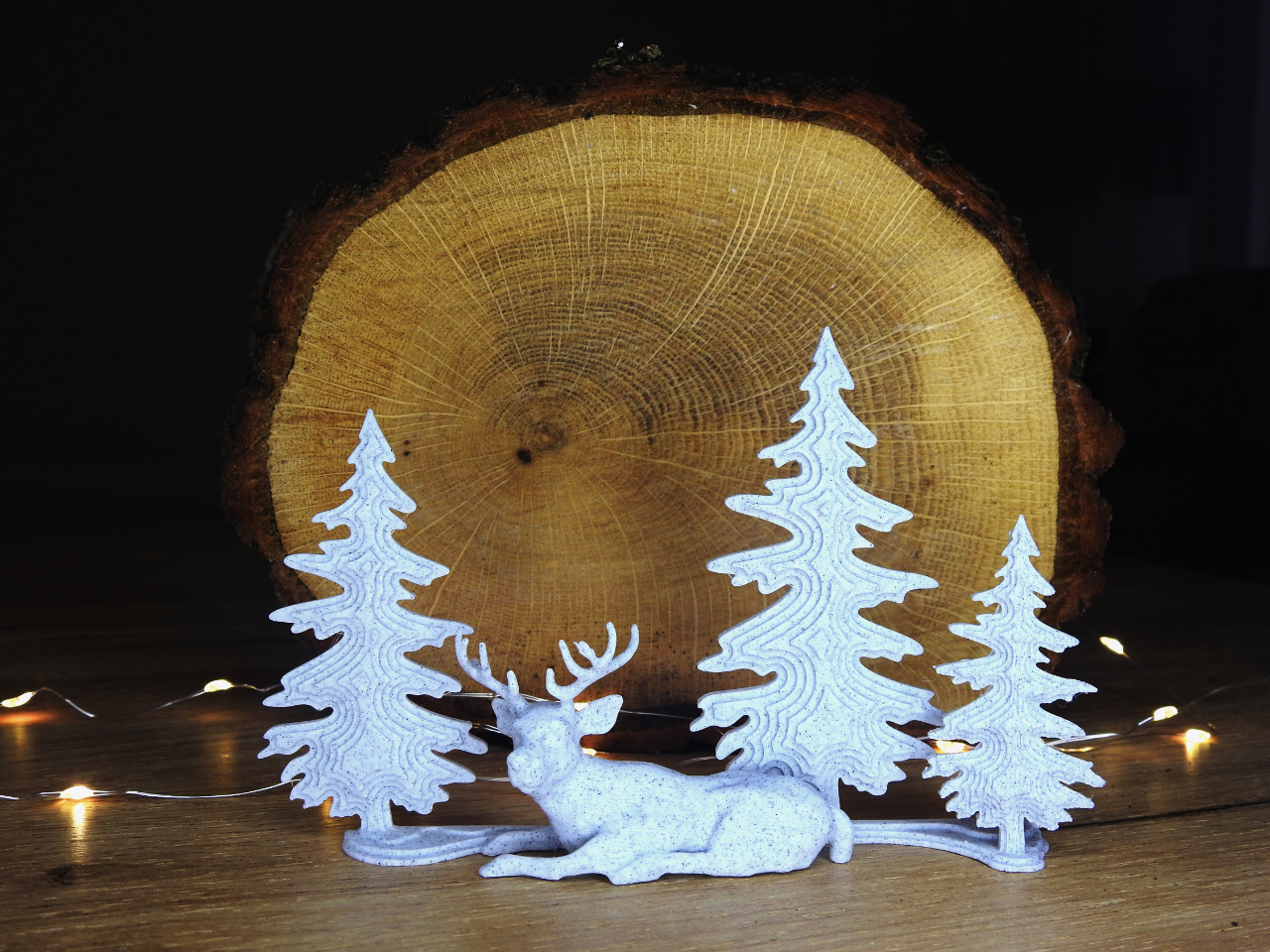 Sleepy deer with trees — miniatura 2