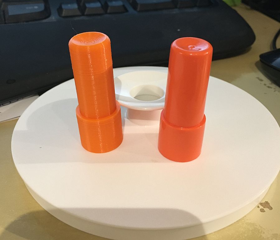 Miniatura 2 do modelo 3D Tupperware Pitcher Lid Button