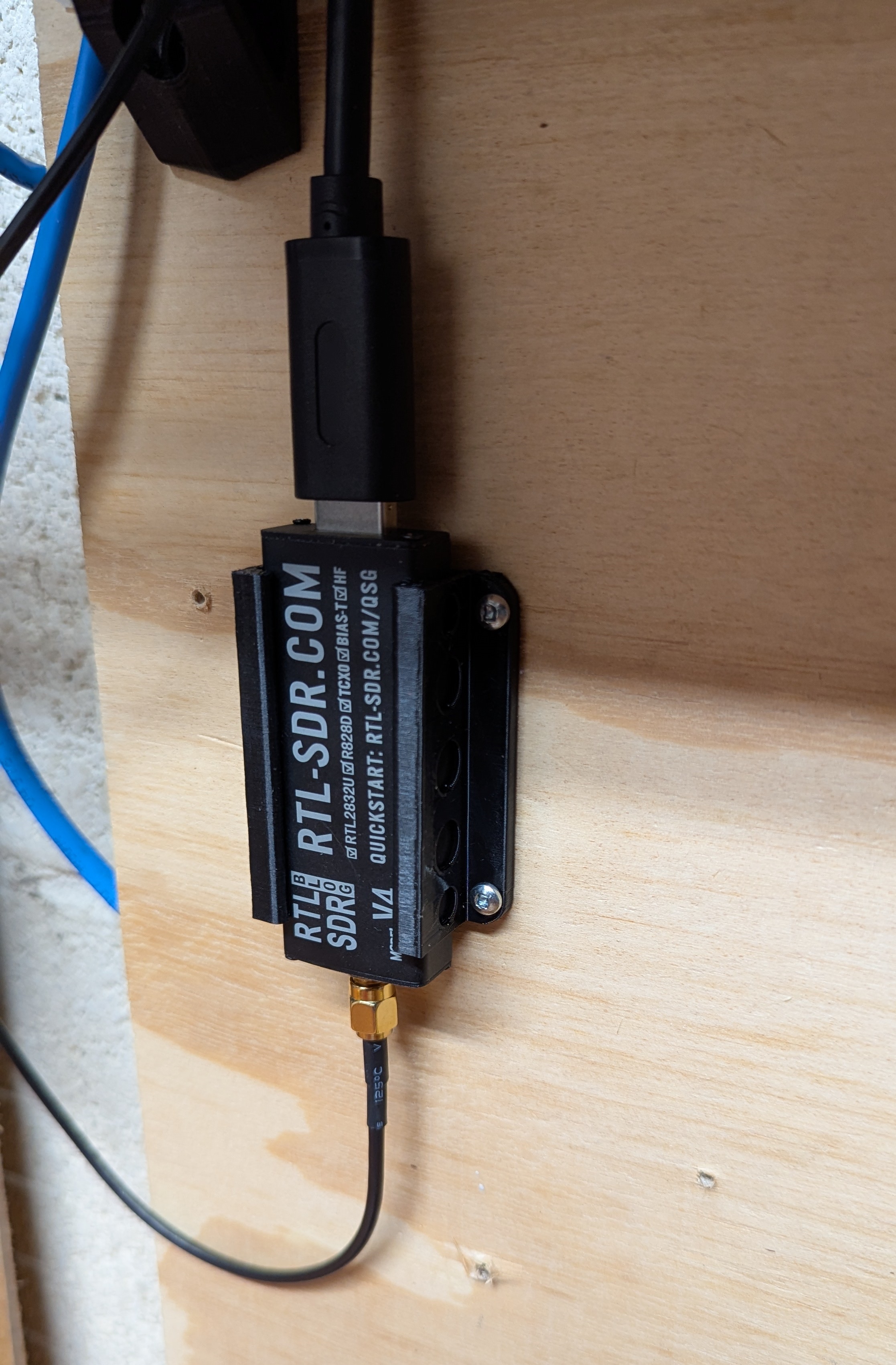 RTL-SDR mounting bracket
