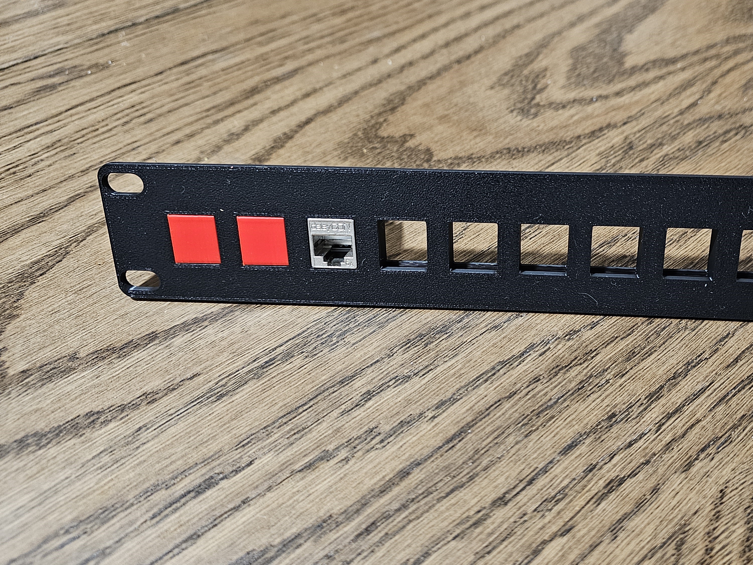 Miniatura 3 do modelo 3D Modular 19-inch keystone patchpanel