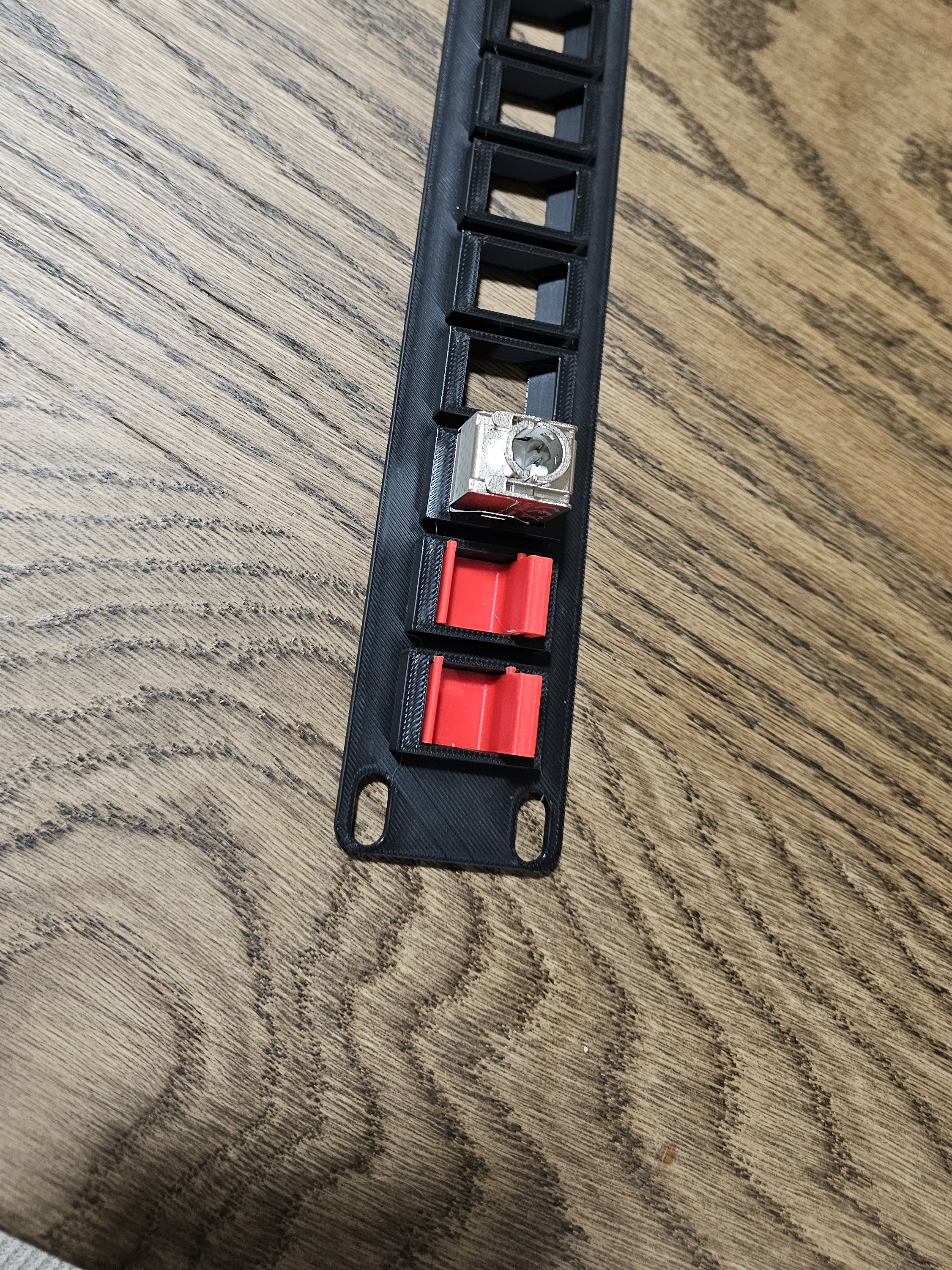 Miniatura 2 do modelo 3D Modular 19-inch keystone patchpanel