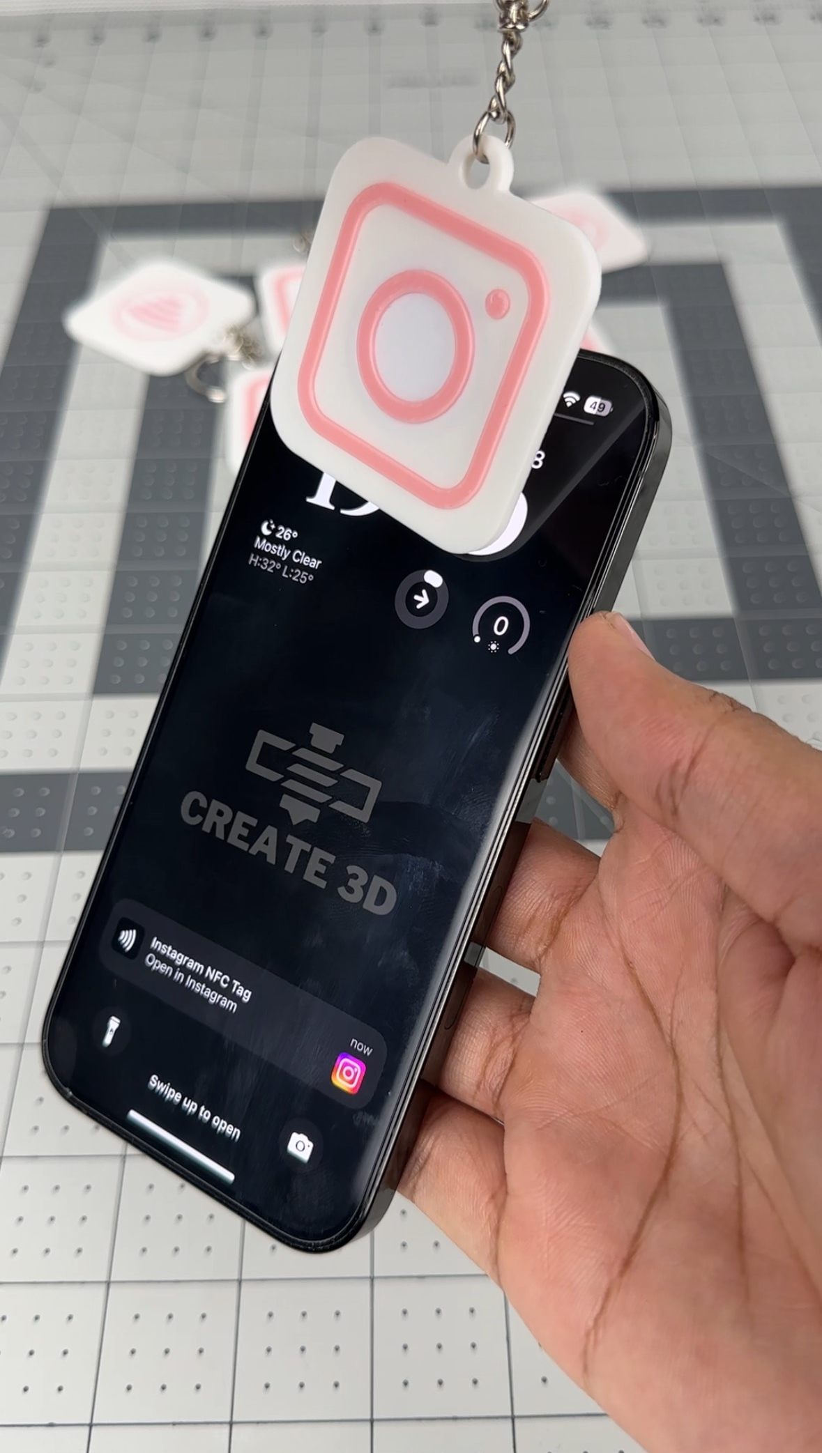 Miniatura 2 do modelo 3D Instagram NFC Keychains