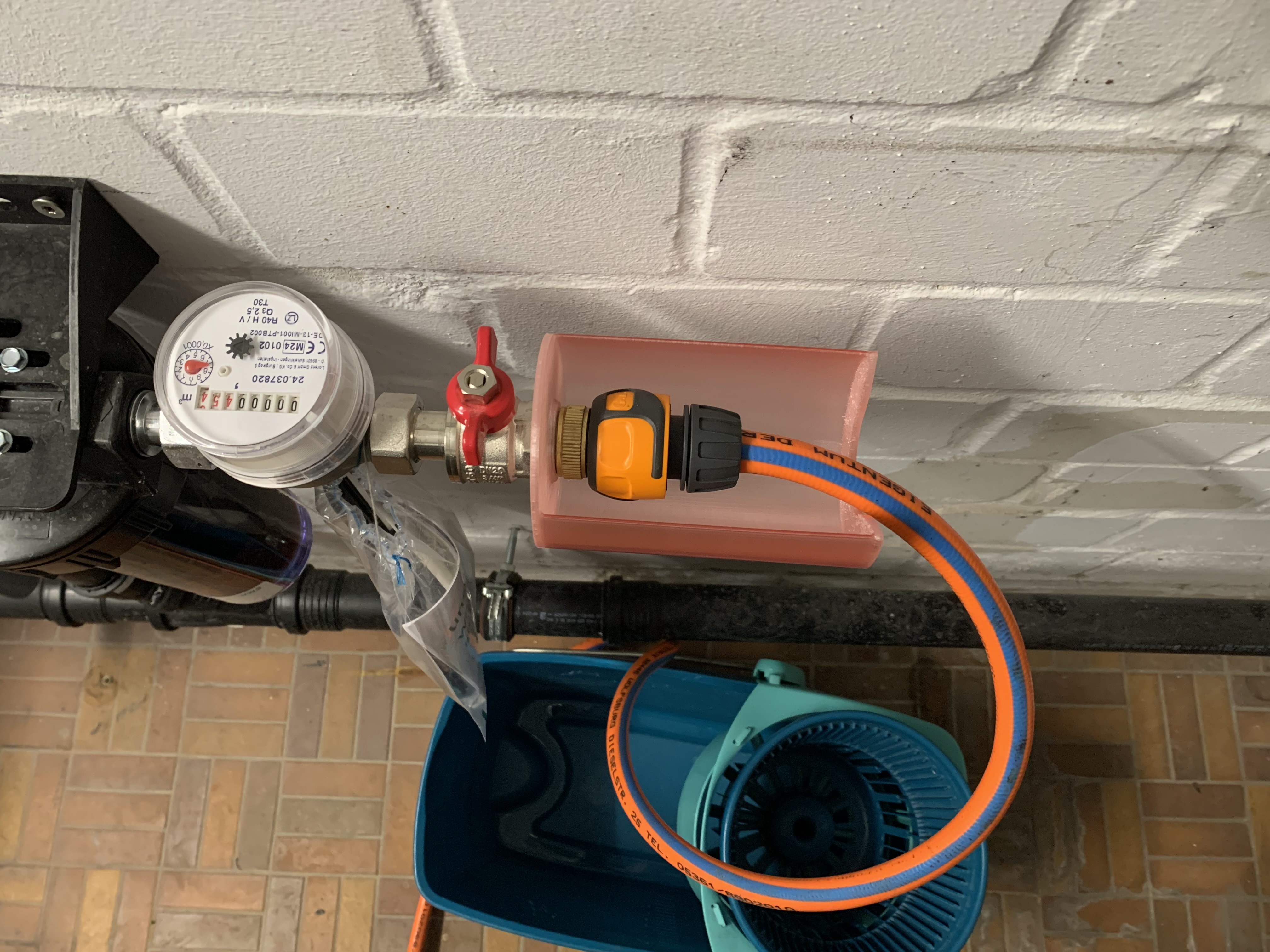 splash reducer for e.g. heating system water refill or any Gardena hose connector