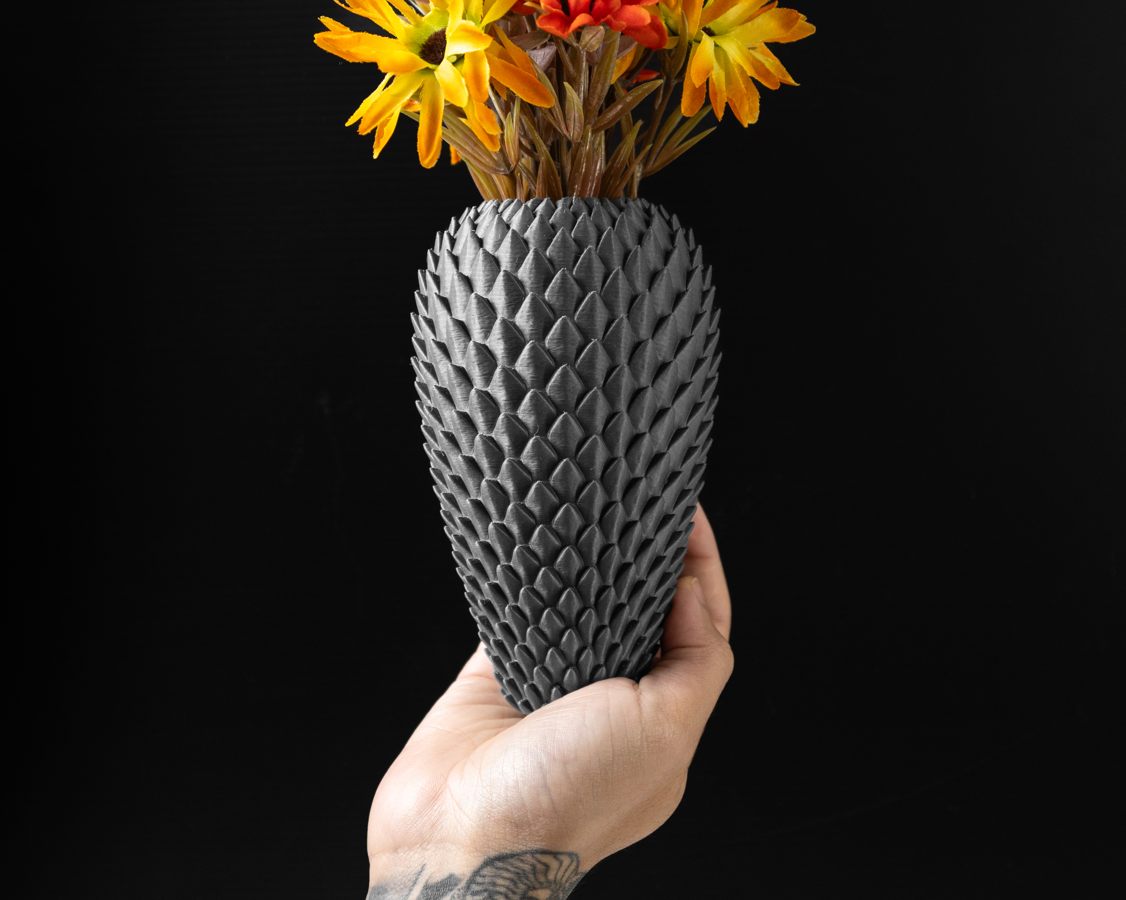 Dragonscale Flower Vase 02 by MODERN MACHINE