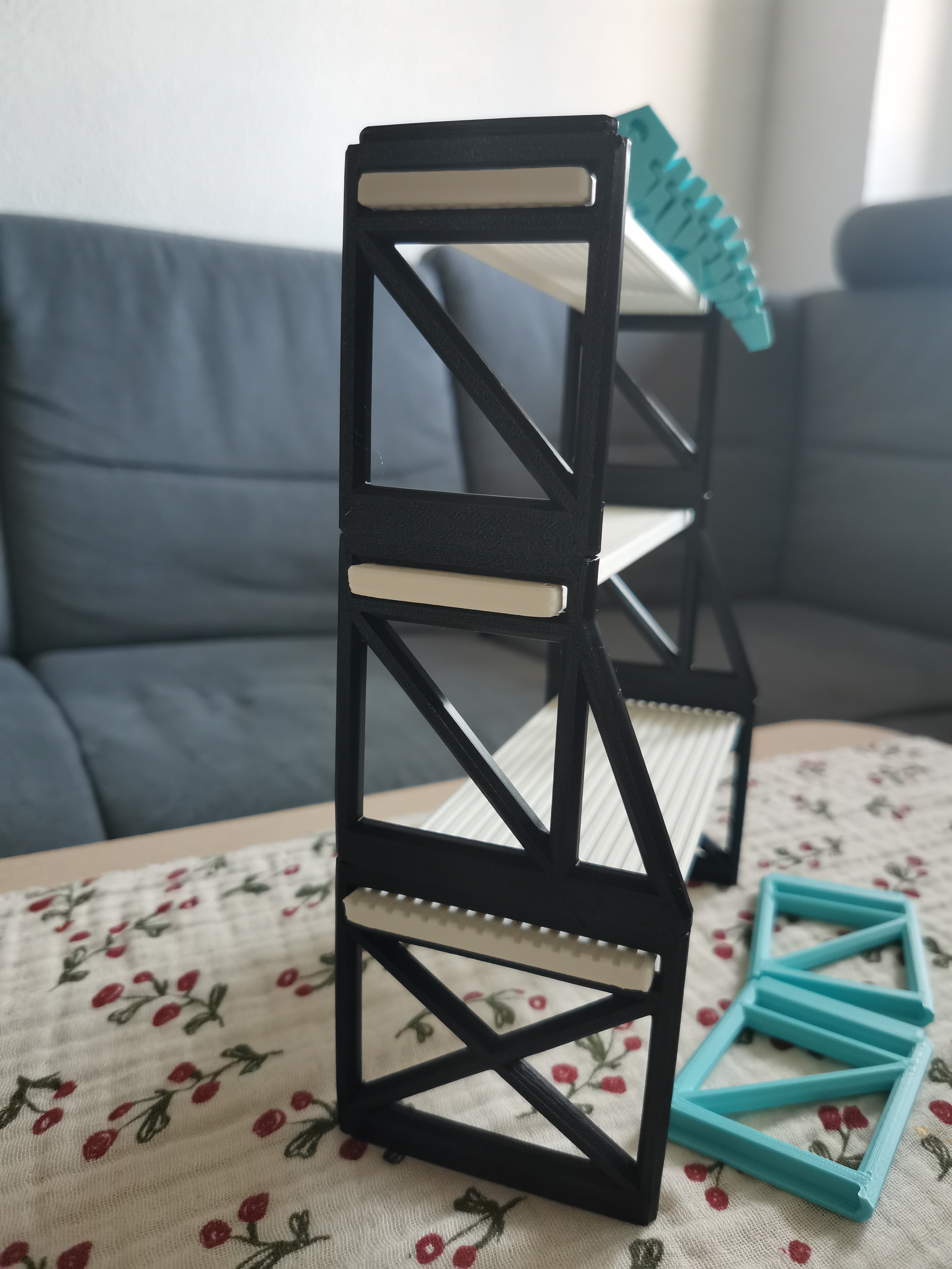 Miniatura 6 do modelo 3D Stackable Display Shelf System (Gridfinity compatible)