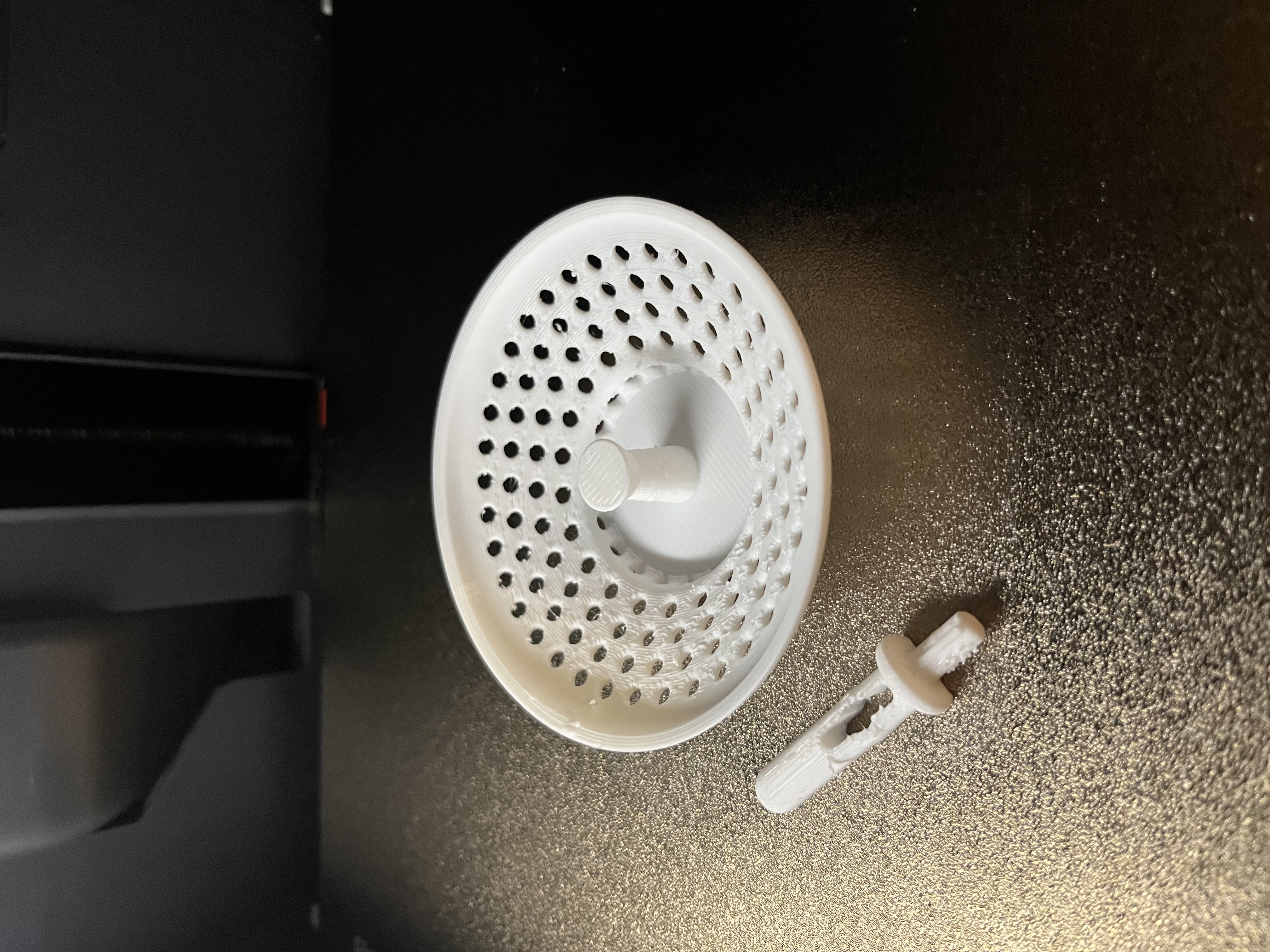 Miniatura 4 do modelo 3D Sink Drain Strainer with Plug