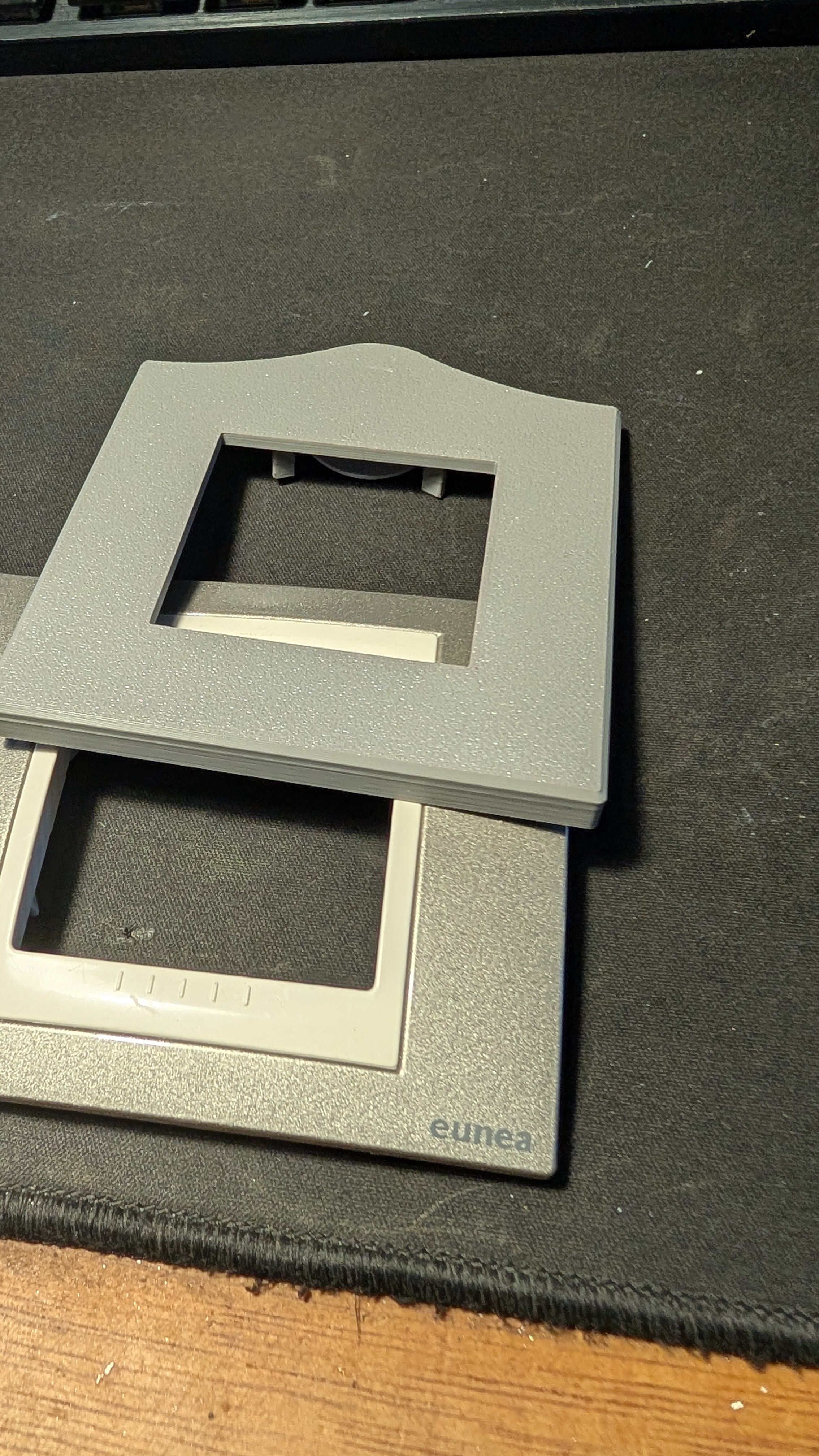Eunea Socket Wall with NFC