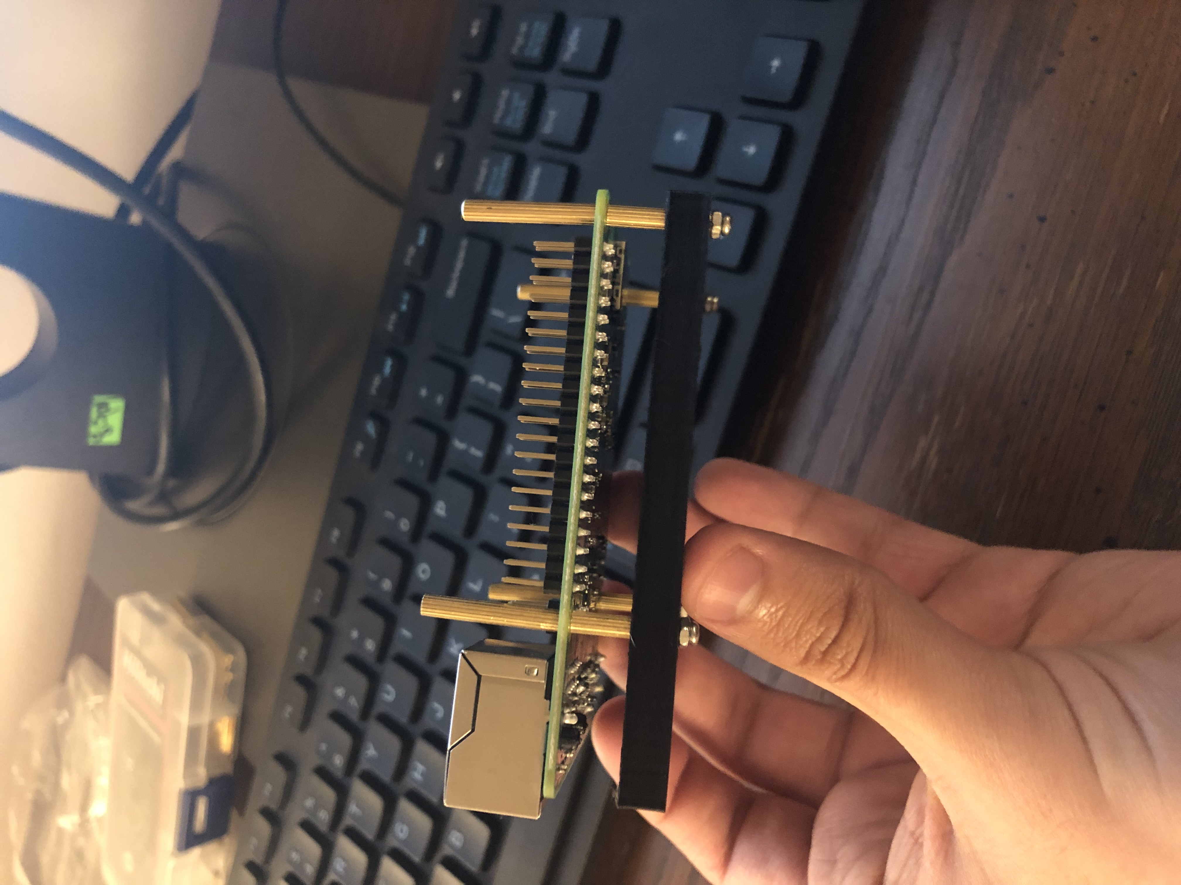 Miniatura 2 do modelo 3D Raspberry Pi Stand/Base