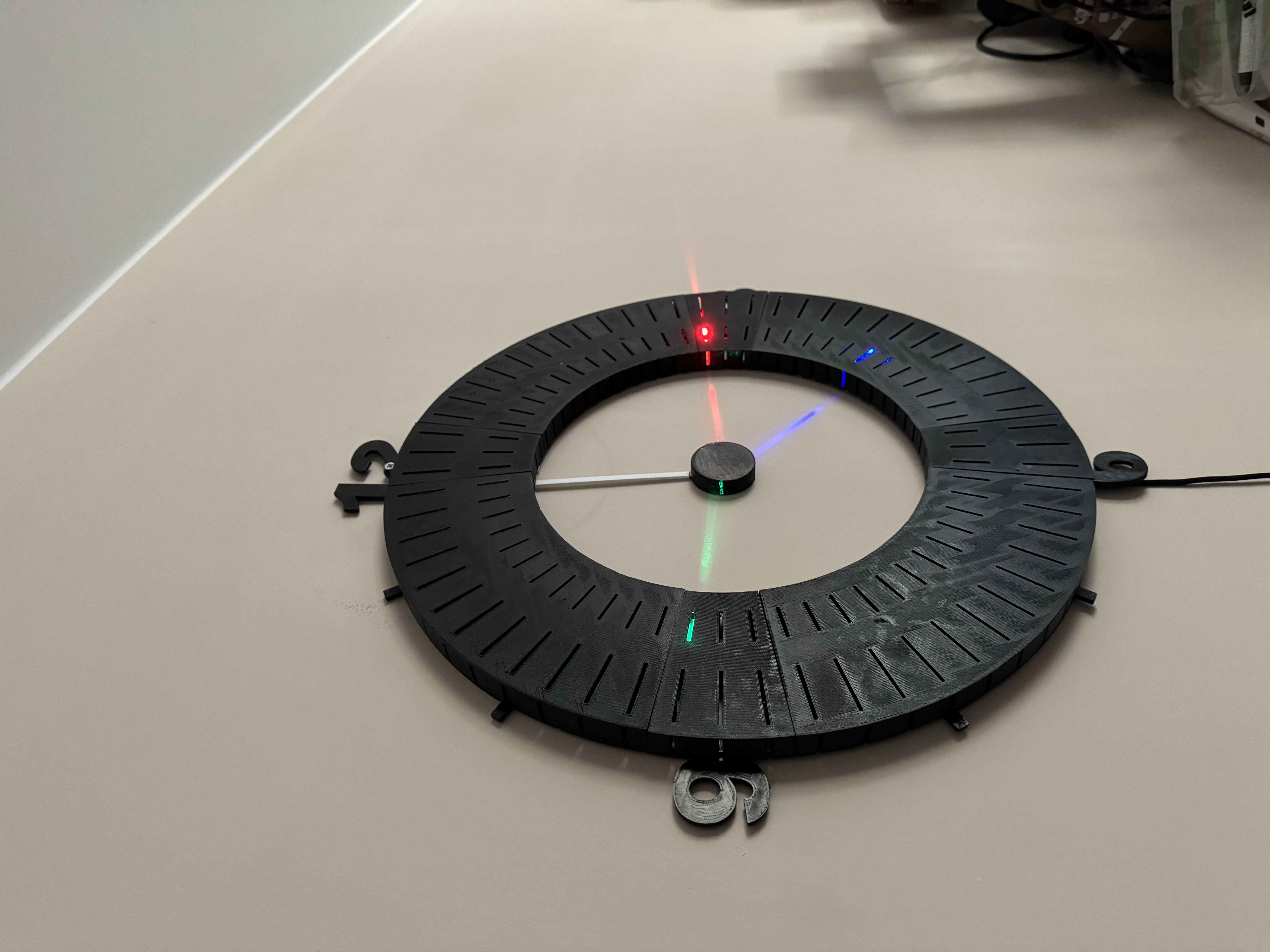 Unique LED hands clock — miniatura 6