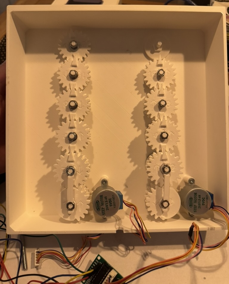 Miniatura 7 do modelo 3D Binary Clock Mechanical