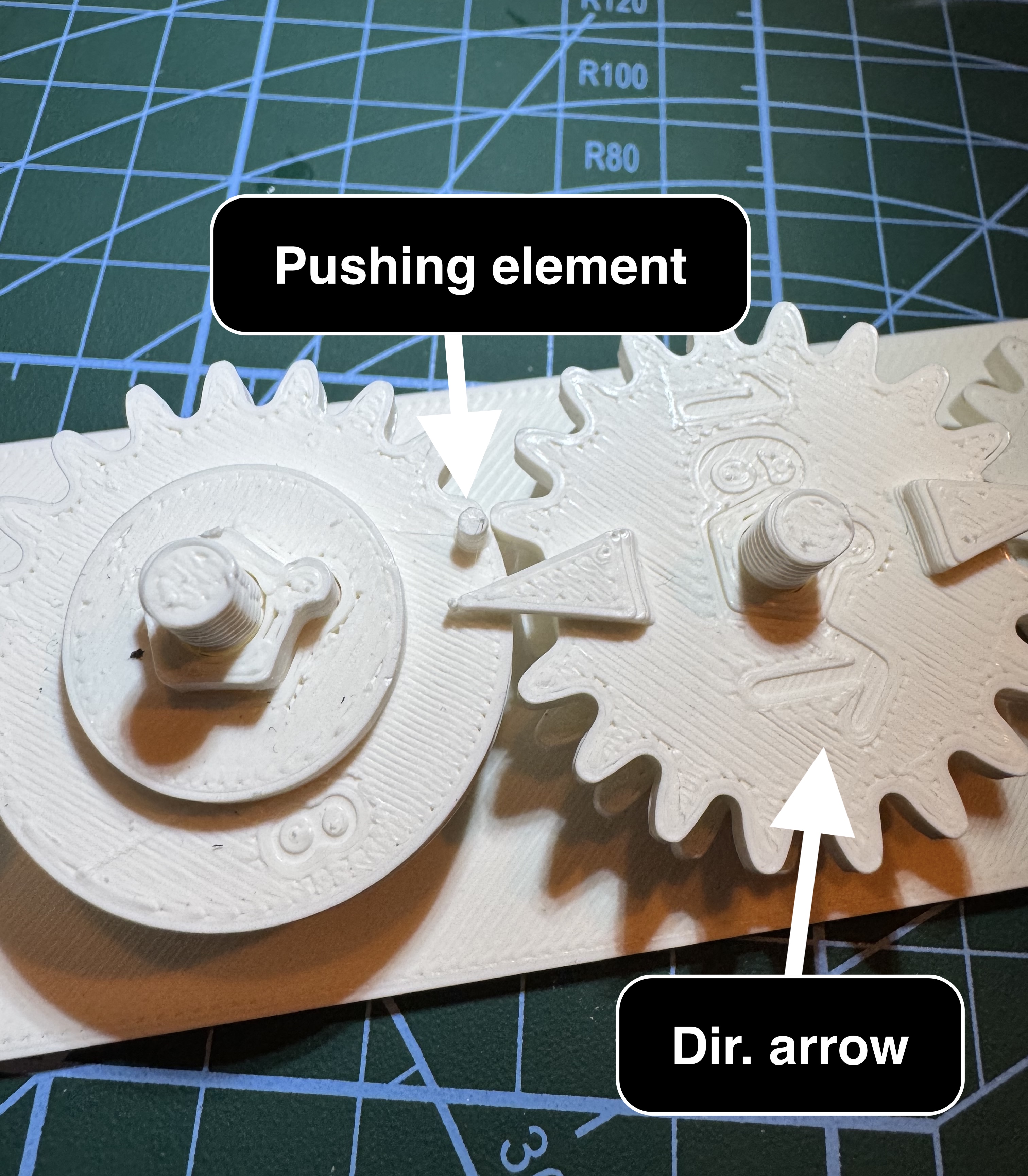 Miniatura 4 do modelo 3D Binary Clock Mechanical