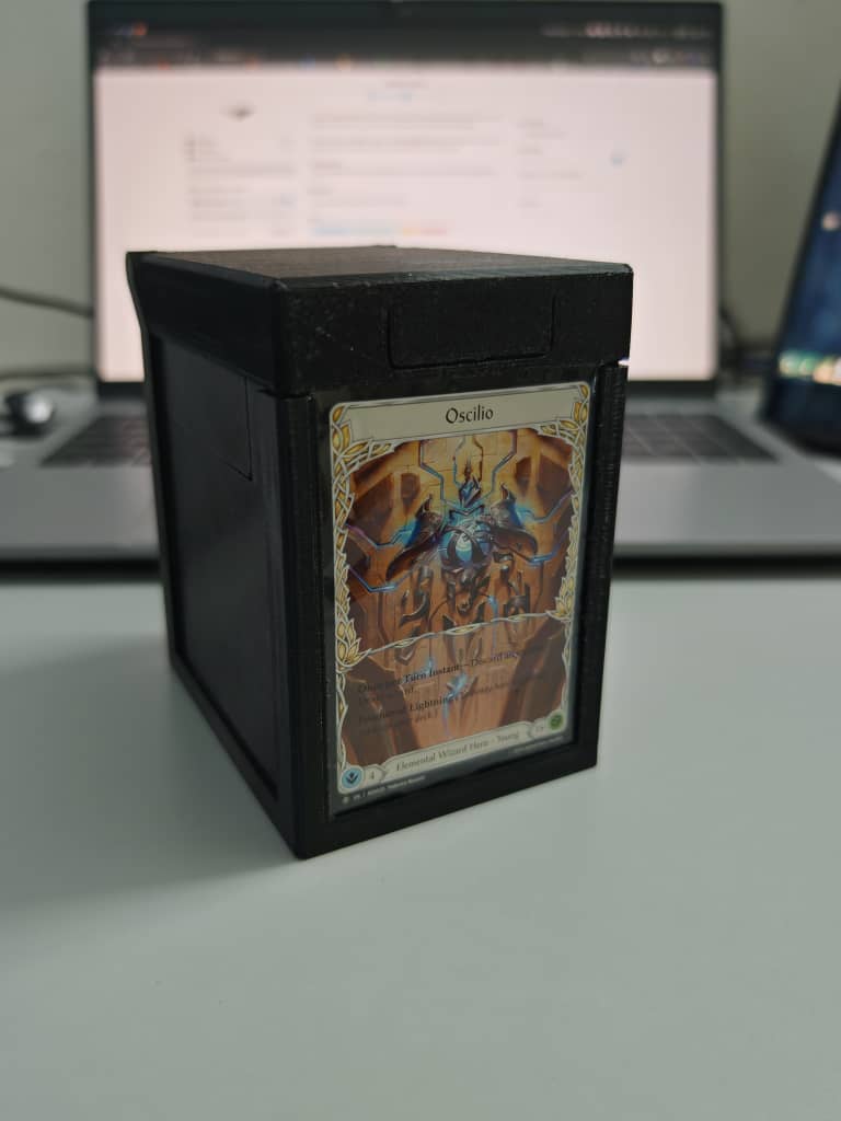 Print in place deckbox with snapping lid and dice tray