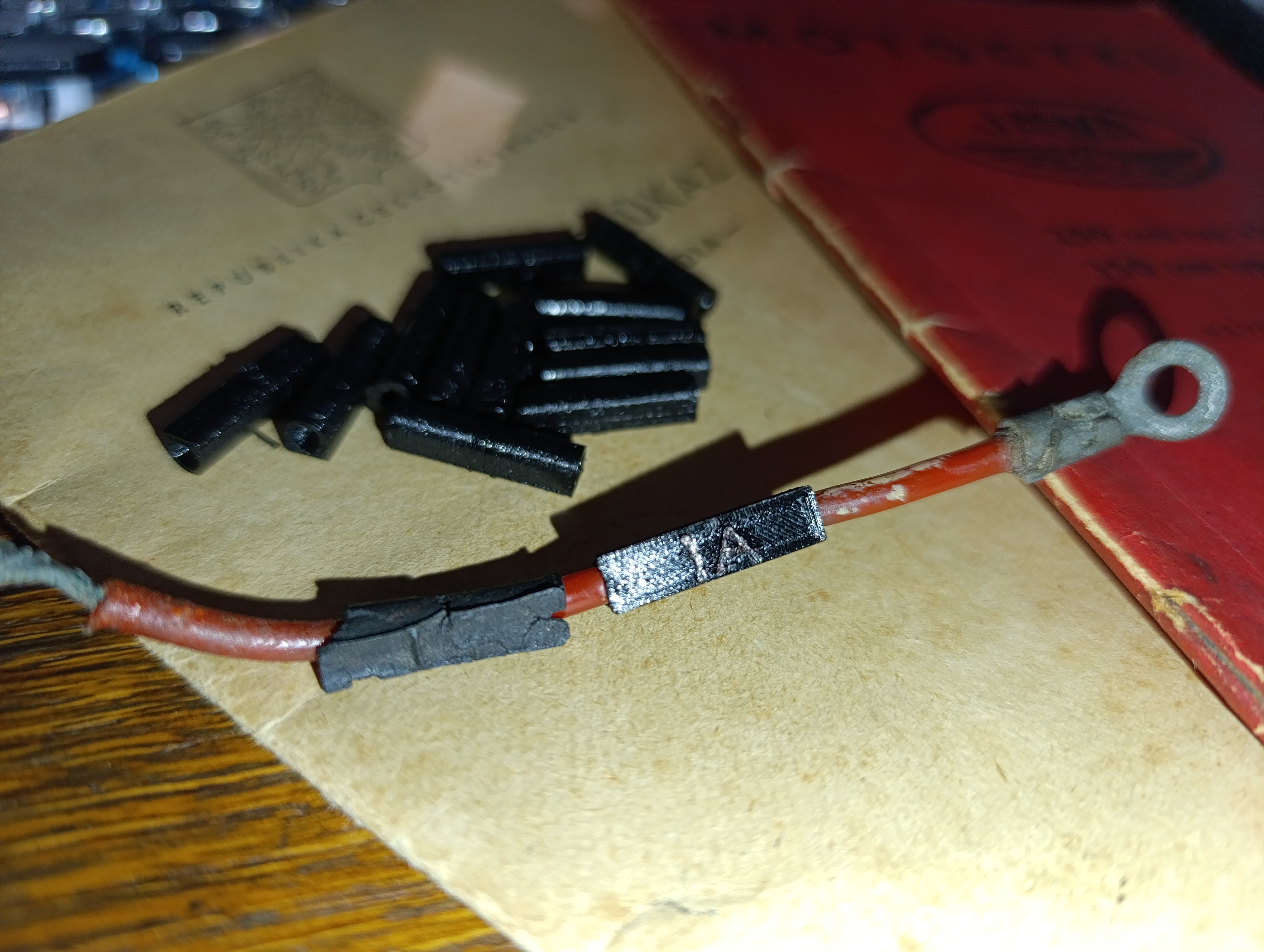 Jawa 353/4 Kývačka návlečky kabelu.