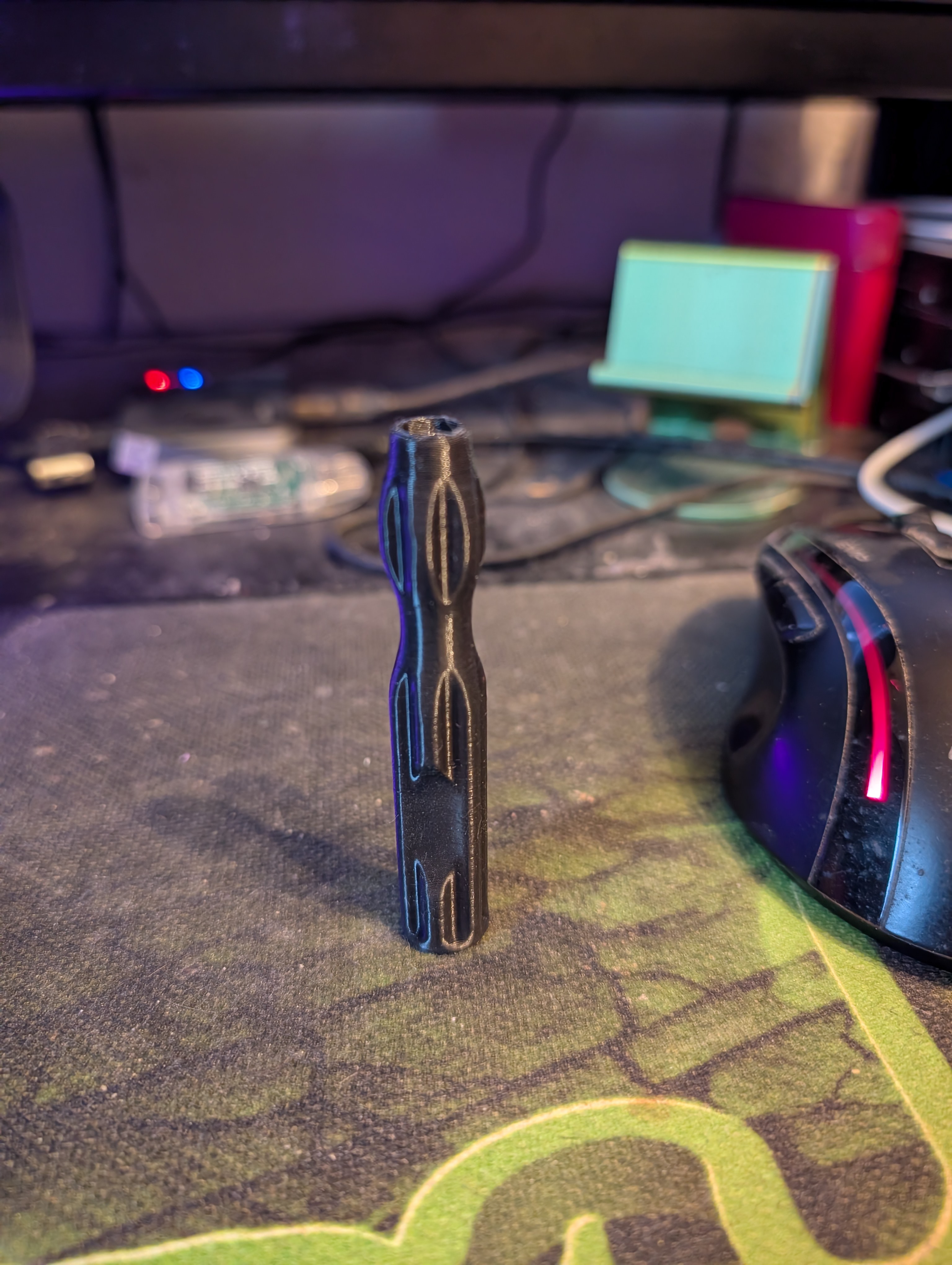 Ergonomic Screwdriver - Bit Holder - with Magnet