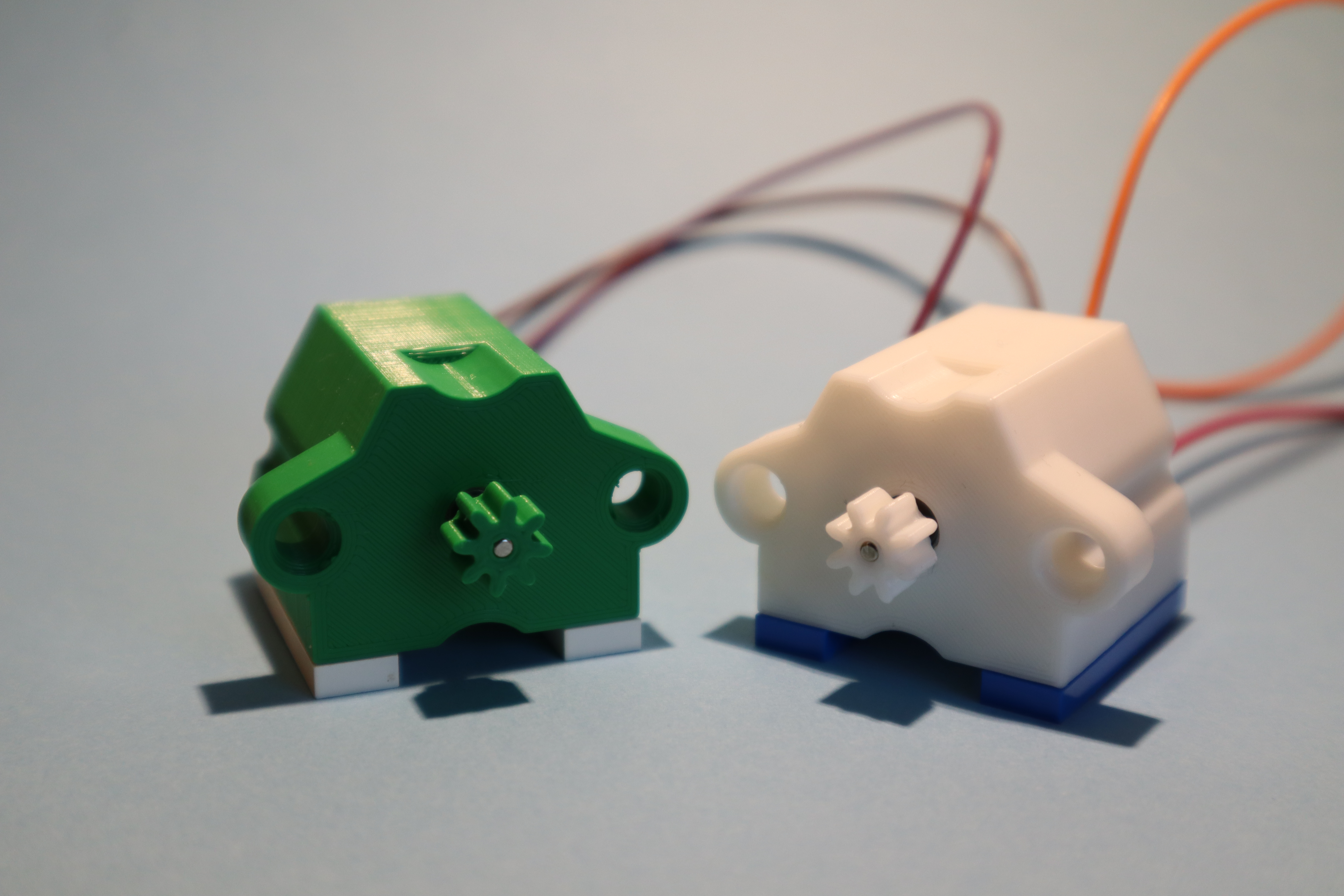 Lego-compatible Brikkitron enclosure for 140-class motor — thumbnail 2