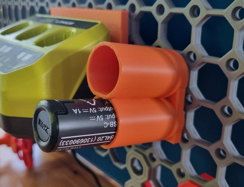 Ryobi USB Lithium Battery holder - Multiboard / Multiconnect
