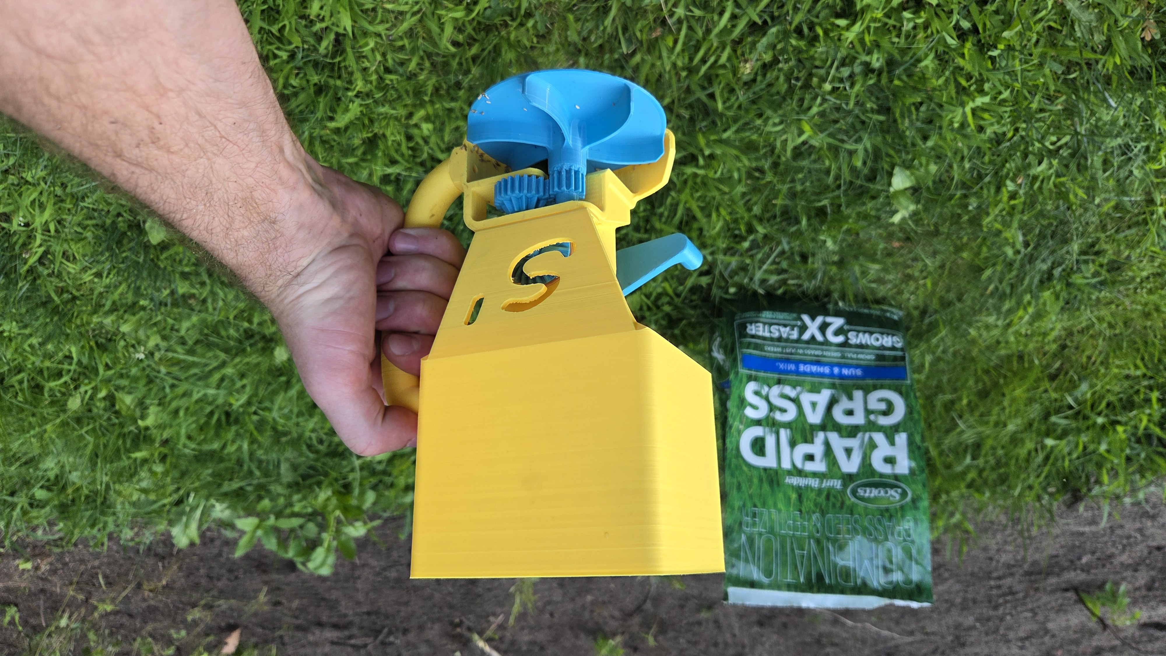 Broadcasting Grass Seed Spreader — miniatura 2