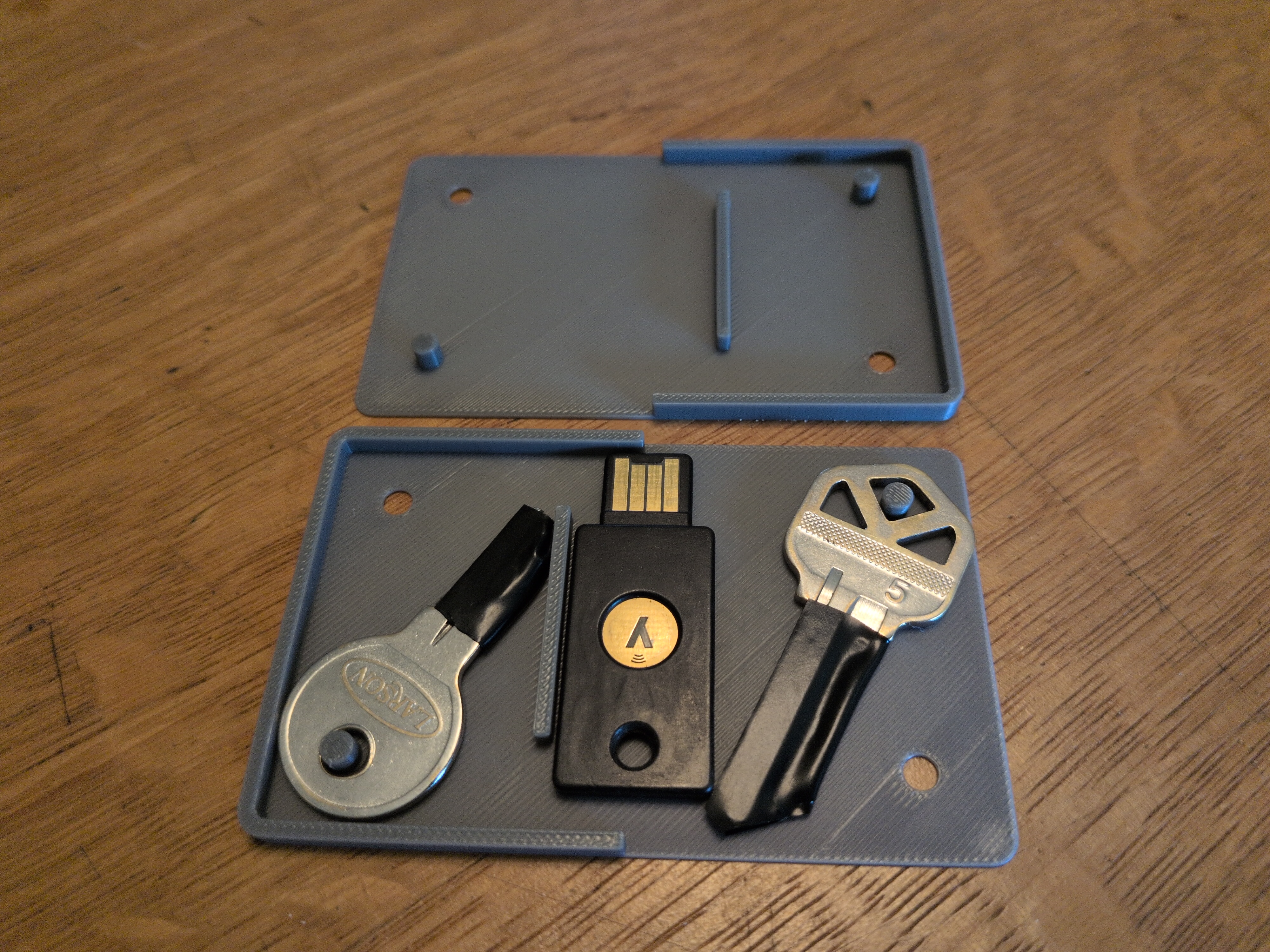 Slim wallet insert for Yubikey and two door keys