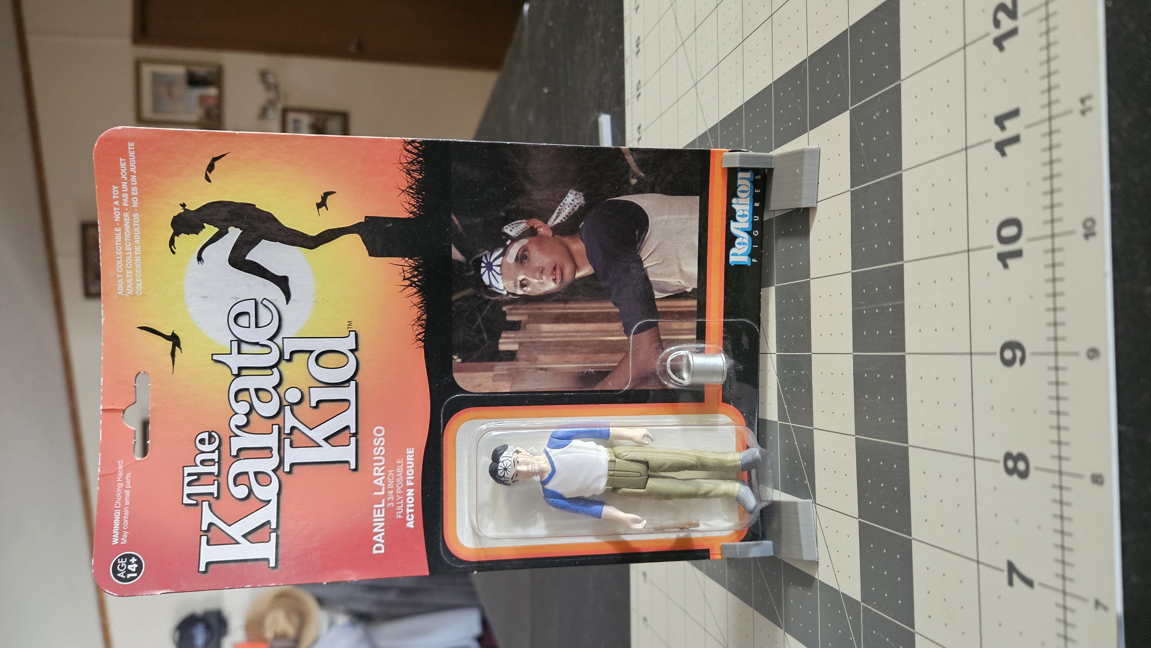 Simple Action Figure Stand for Blister/Bubble Pack