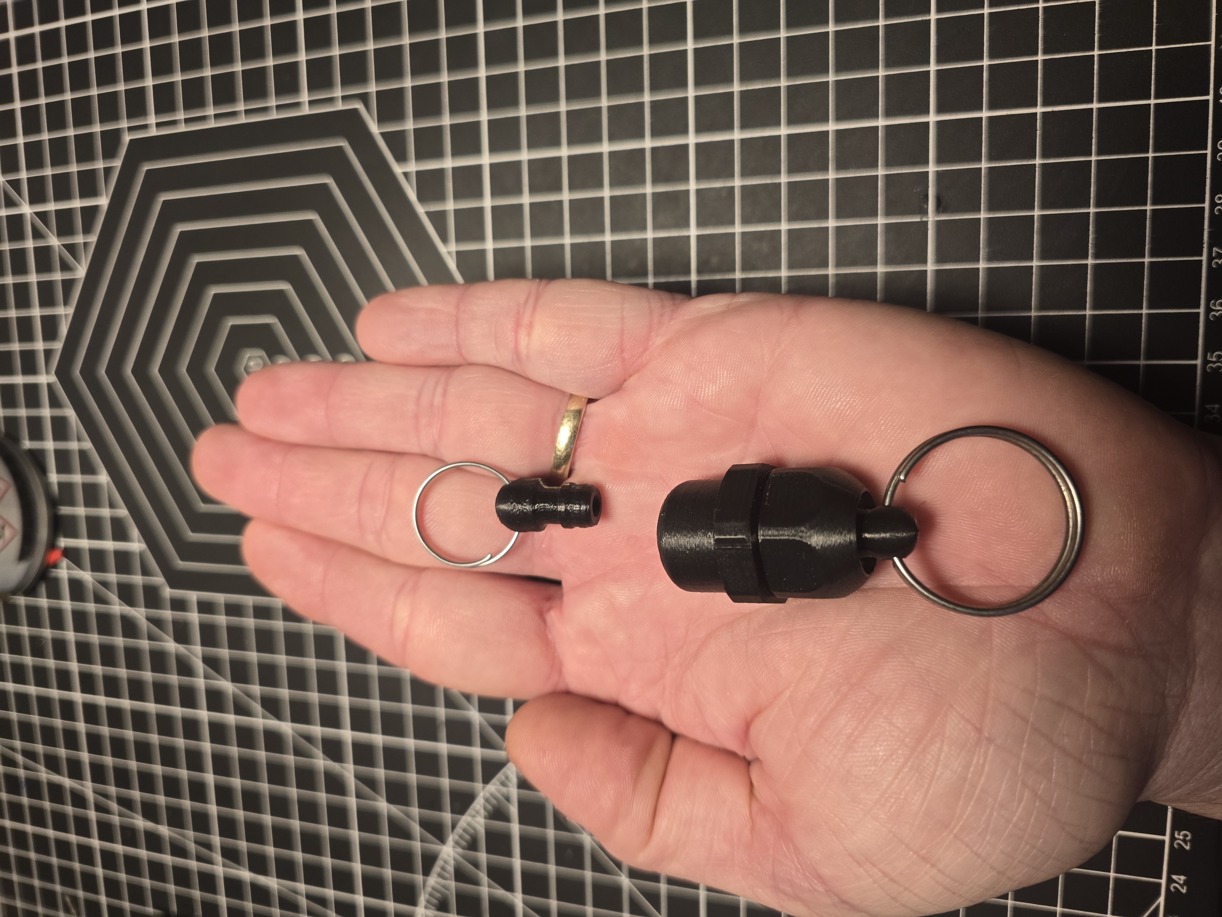 Hose quick connect keychain — thumbnail 3