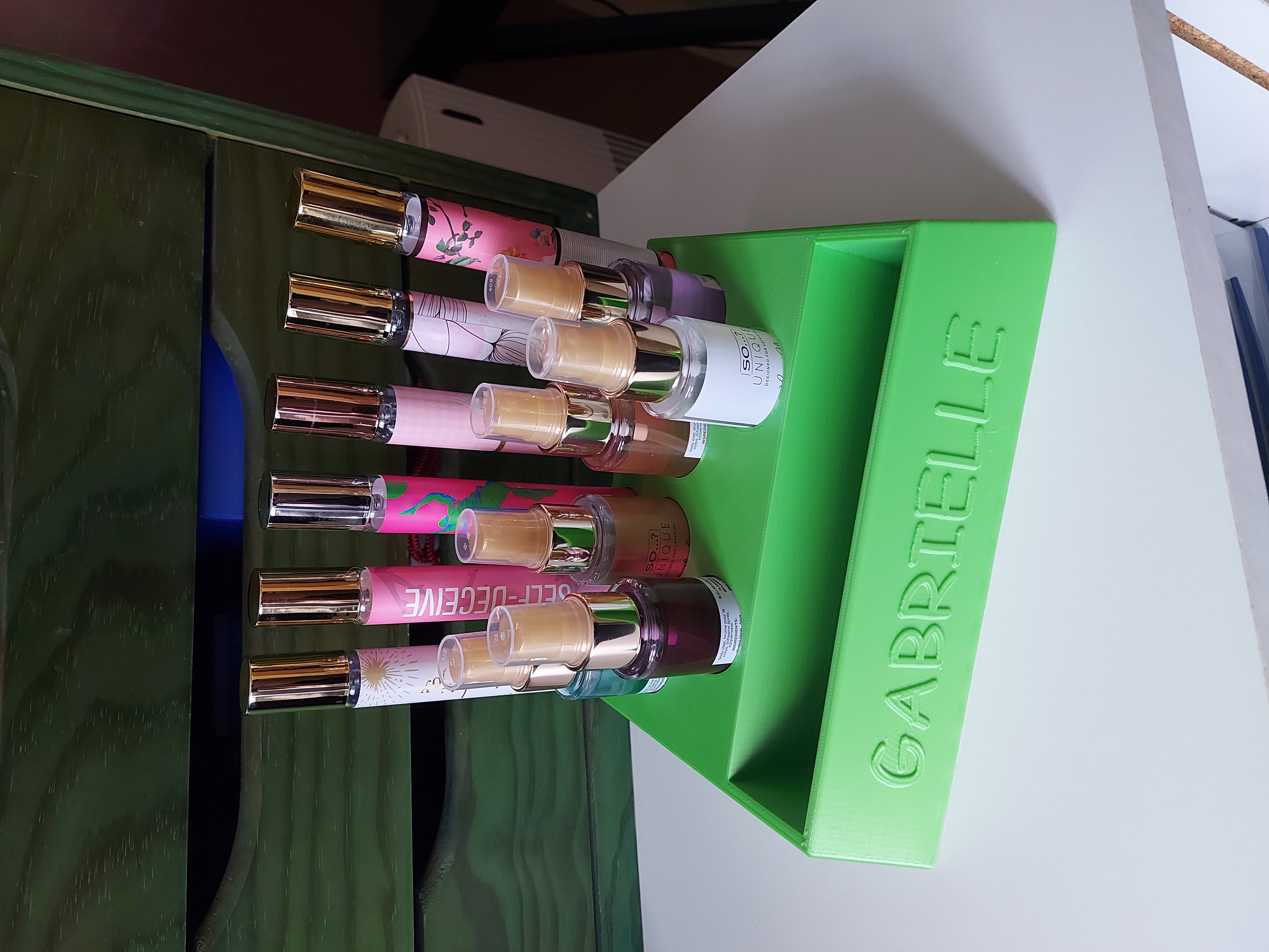 Presentoir pour parfum (sans logo).