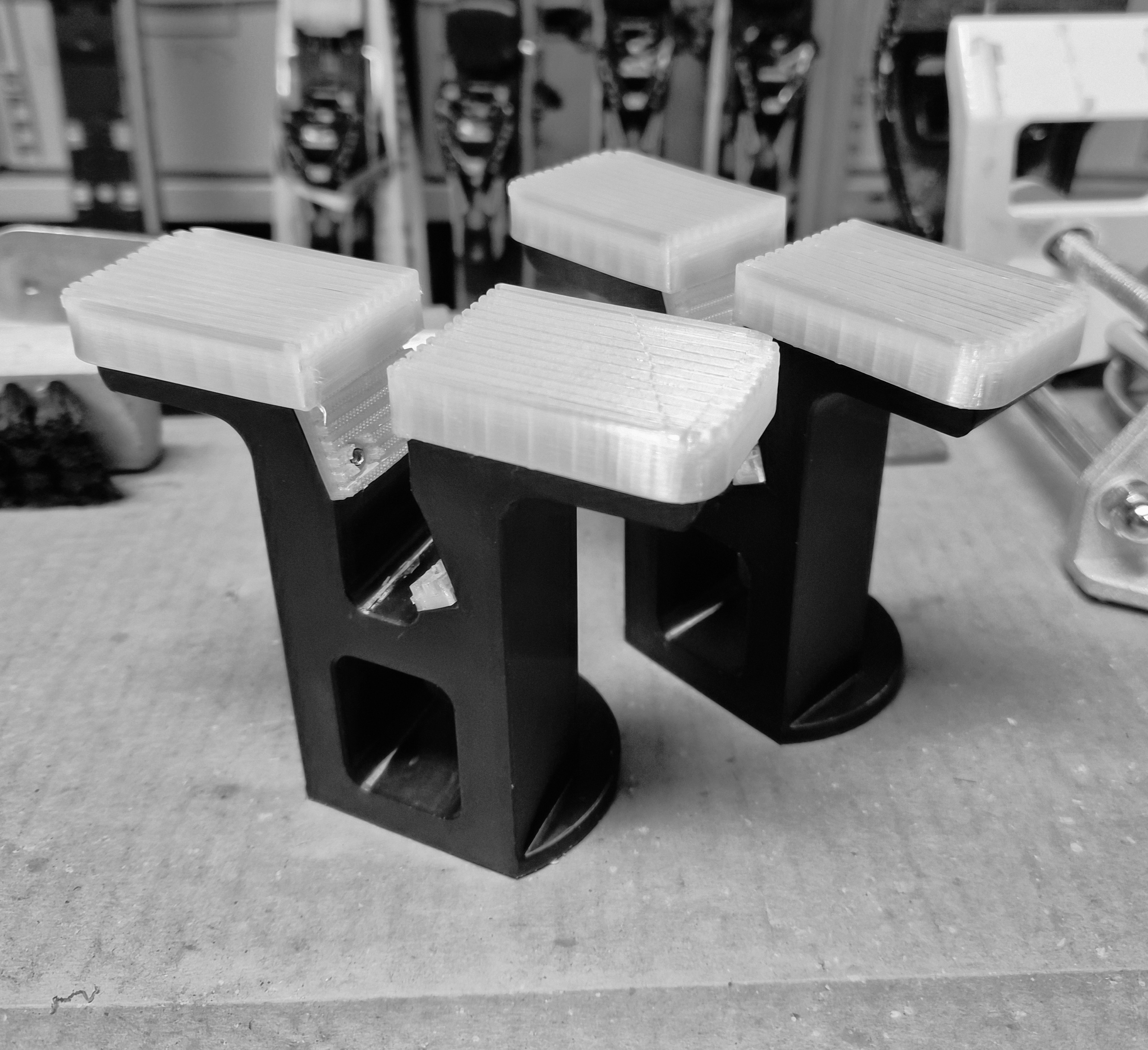 snow ski service vise