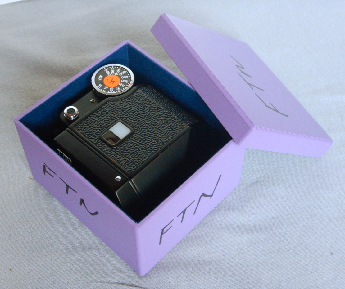 Schachtel für den Nikon F Photomic Sucher FTn; Box for the Nikon F Photomic Viewfinder FTn