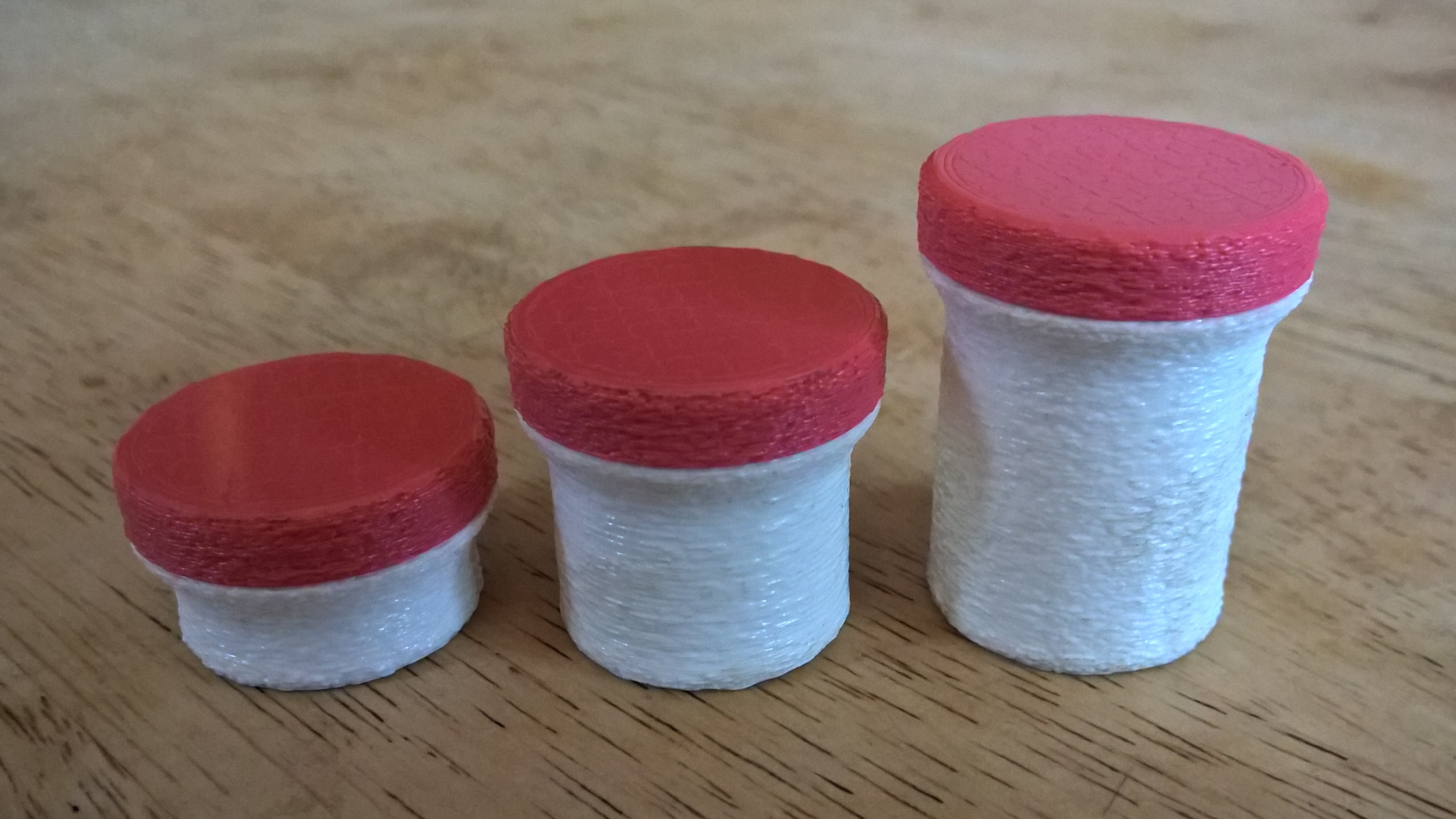 Miniatura 2 do modelo 3D Round Box With Thread Lid