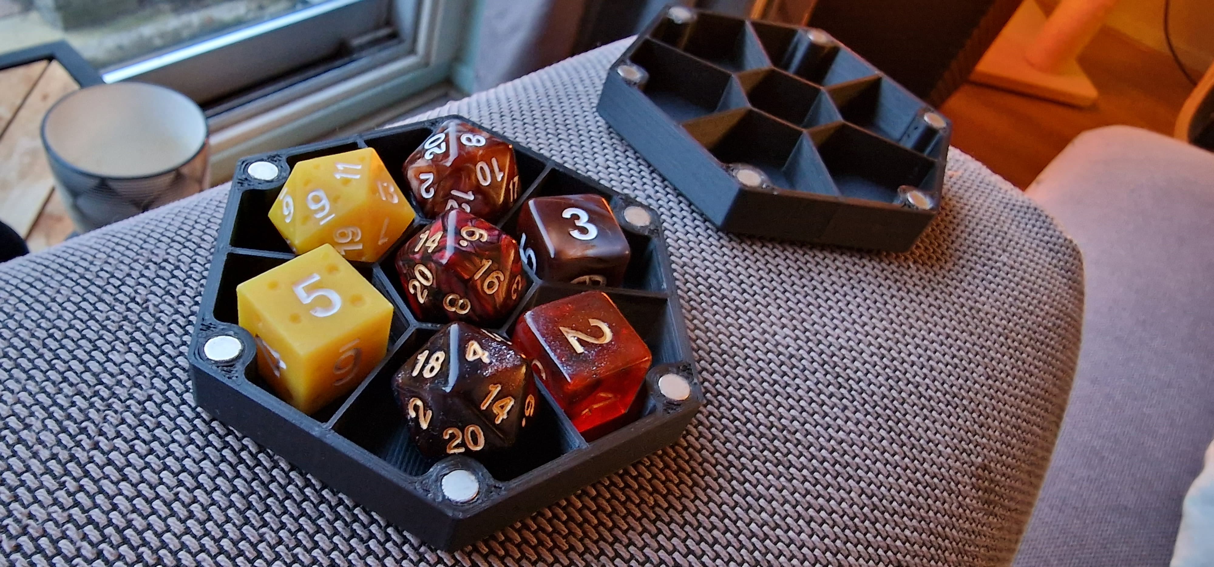 Dice Storage Box with Magnet Lid