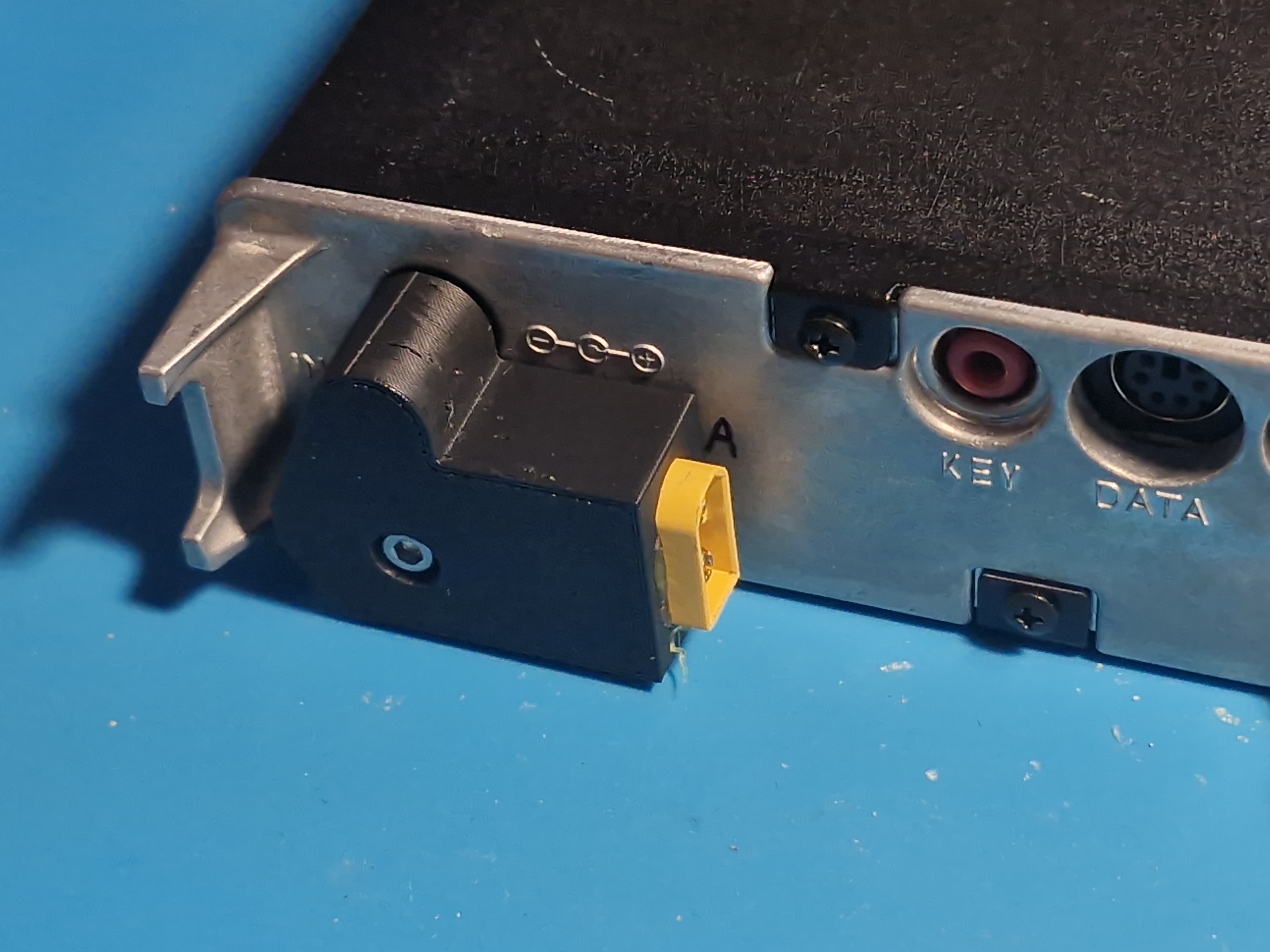 FT-817 / FT-818 XT-60 conversion