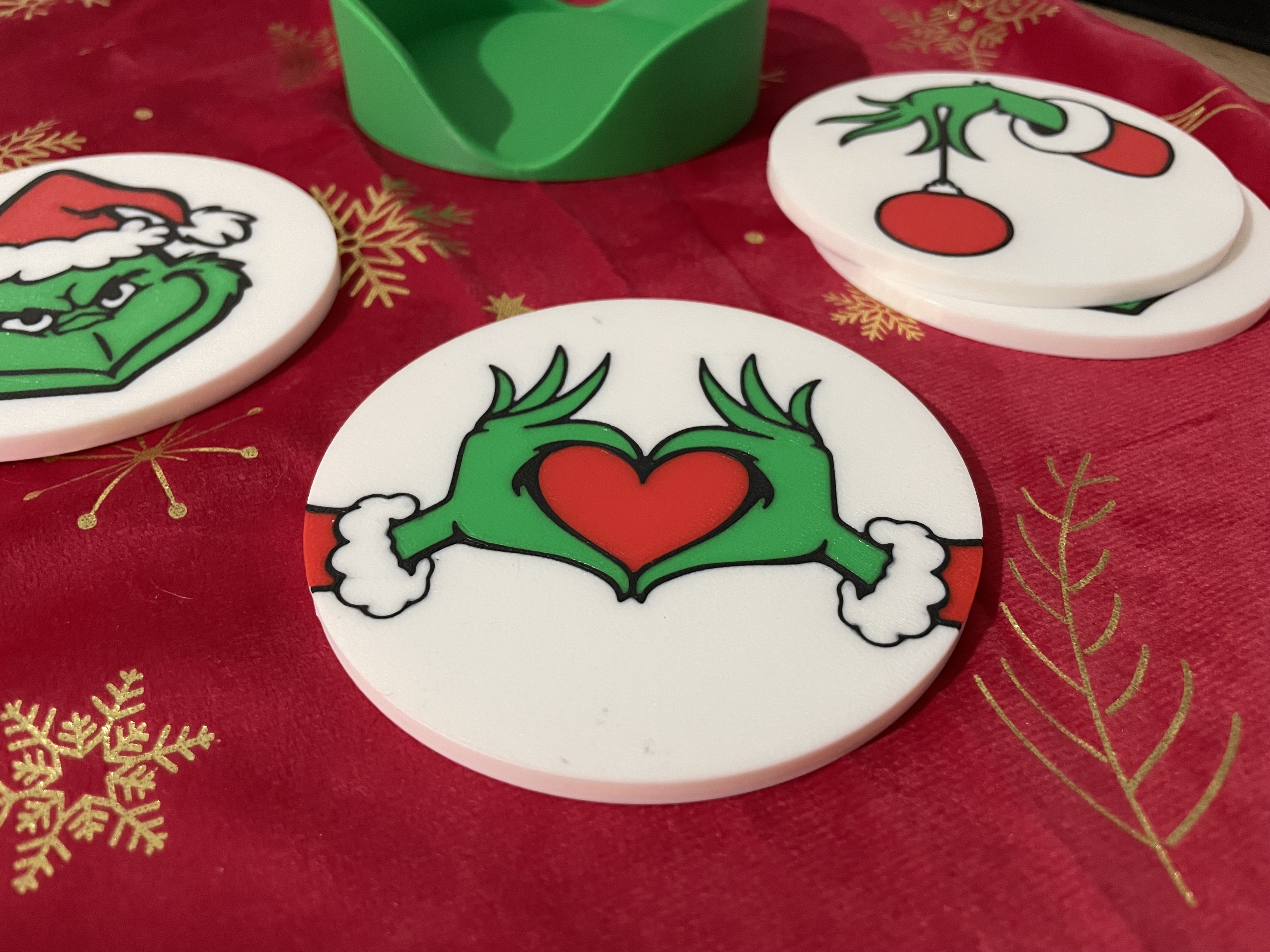 Miniatura 7 do modelo 3D Grinch Coaster Set