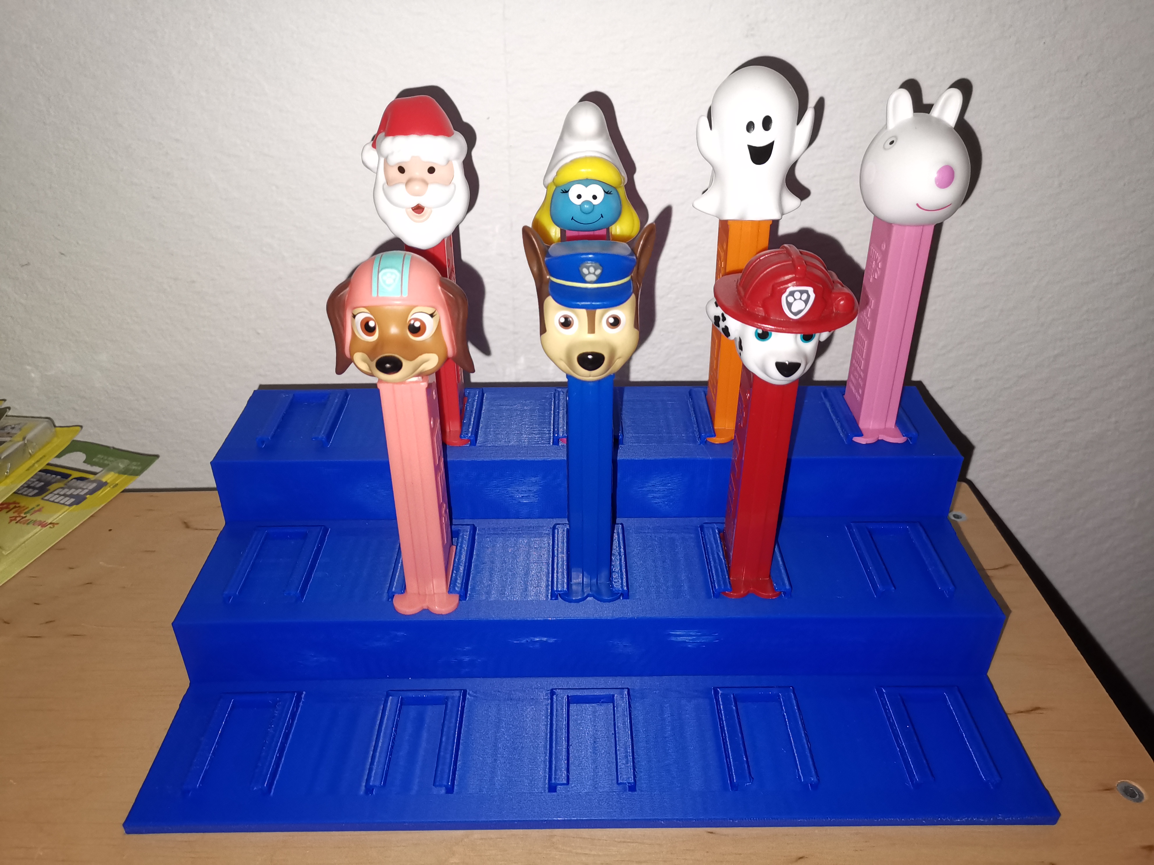 PEZ Stand / Podest / Holder / Organizer