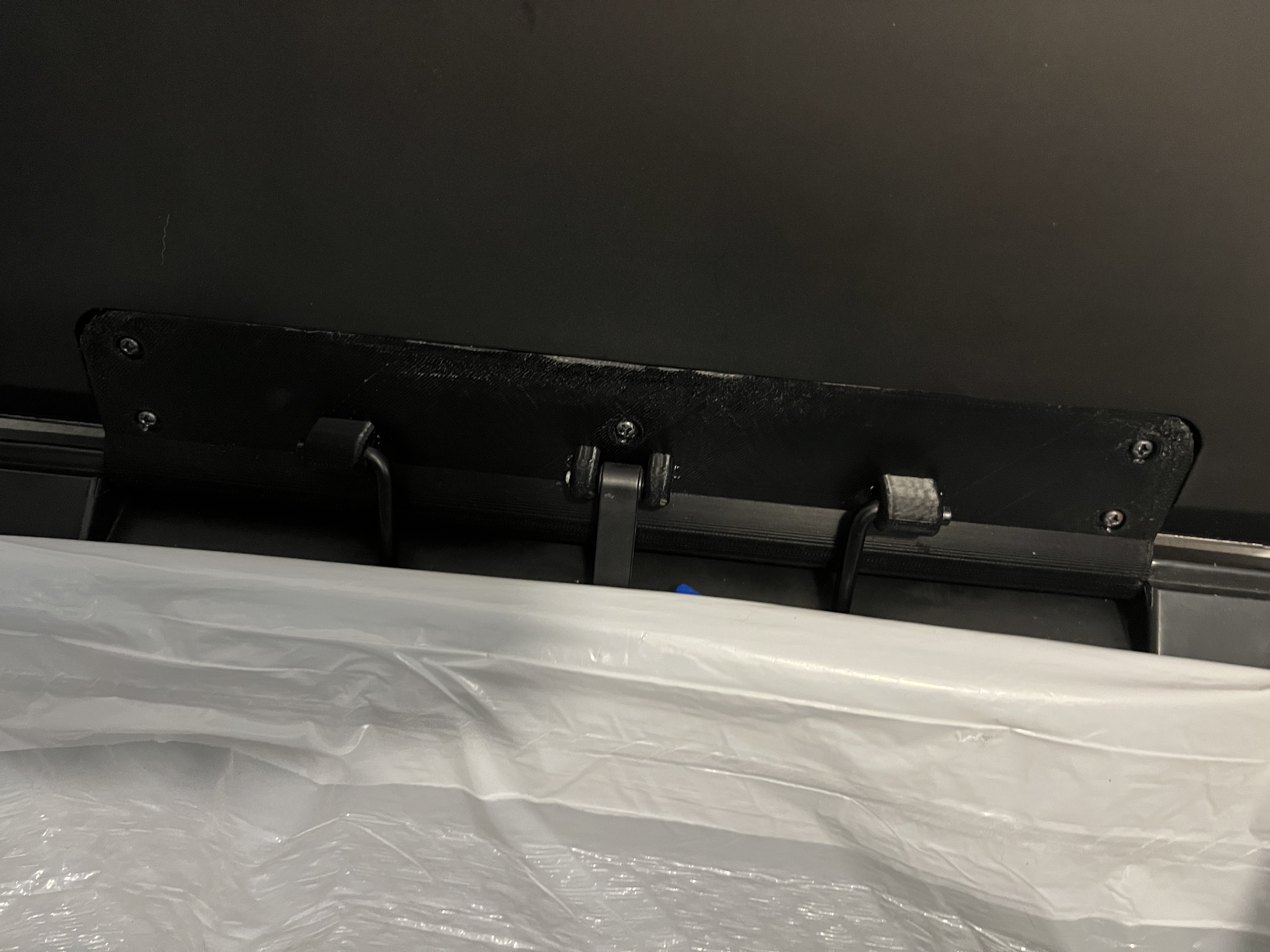 Kohler trashcan lid attachment